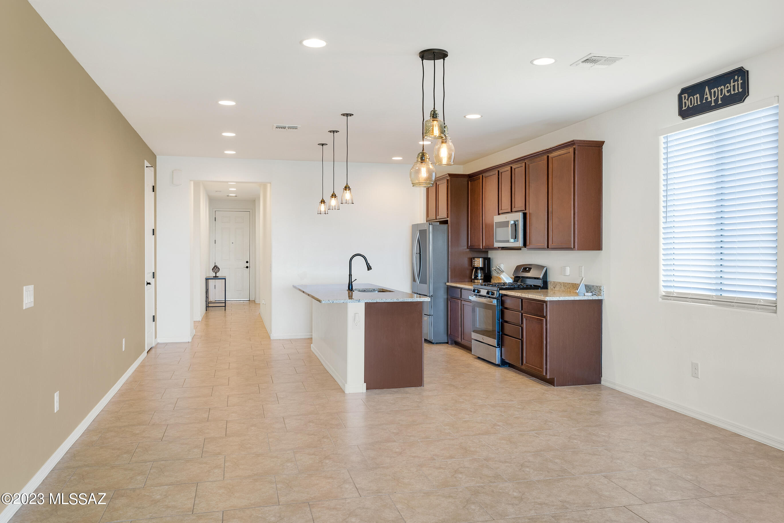 12209 N Amberwood Place