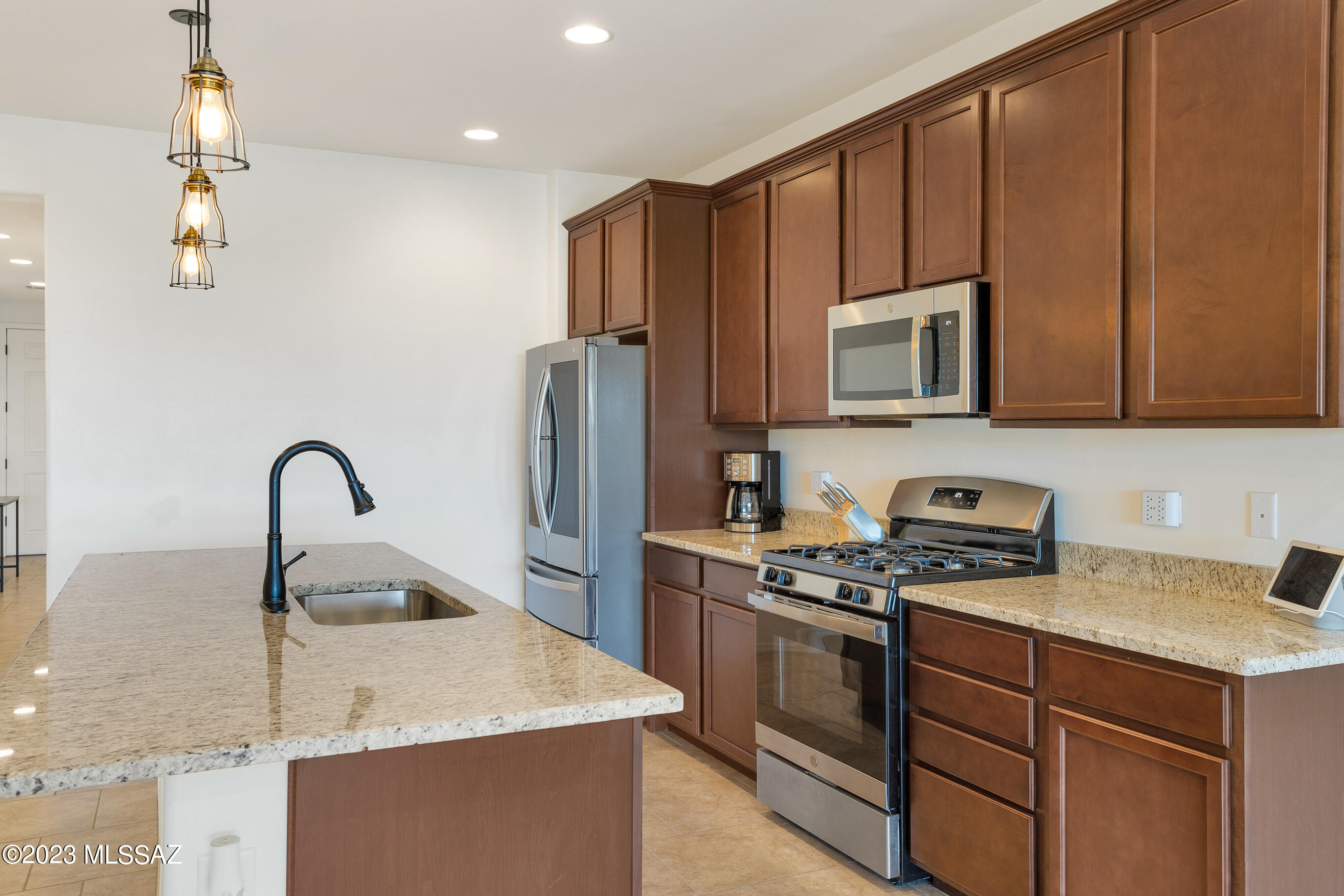 12209 N Amberwood Place