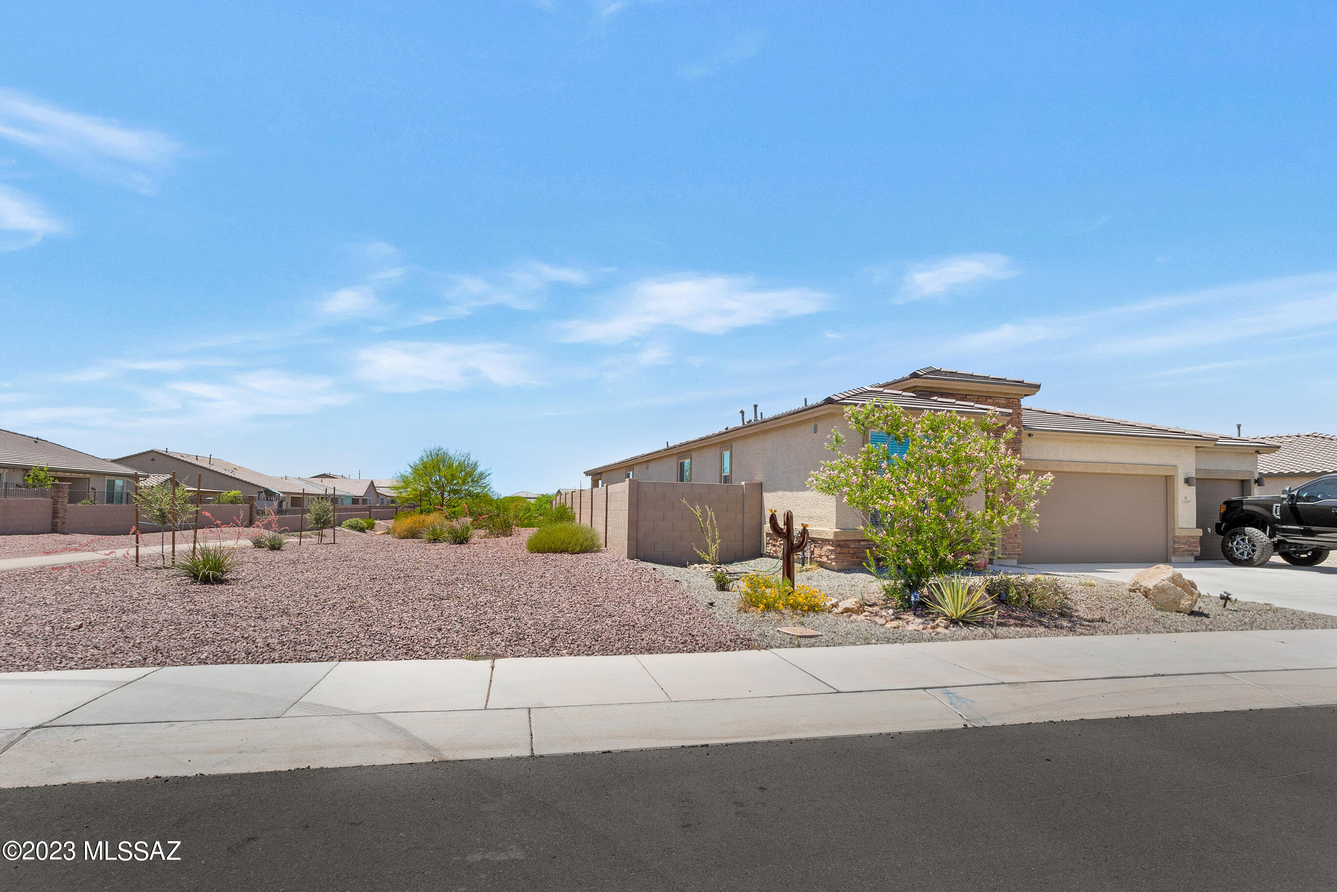 12209 N Amberwood Place