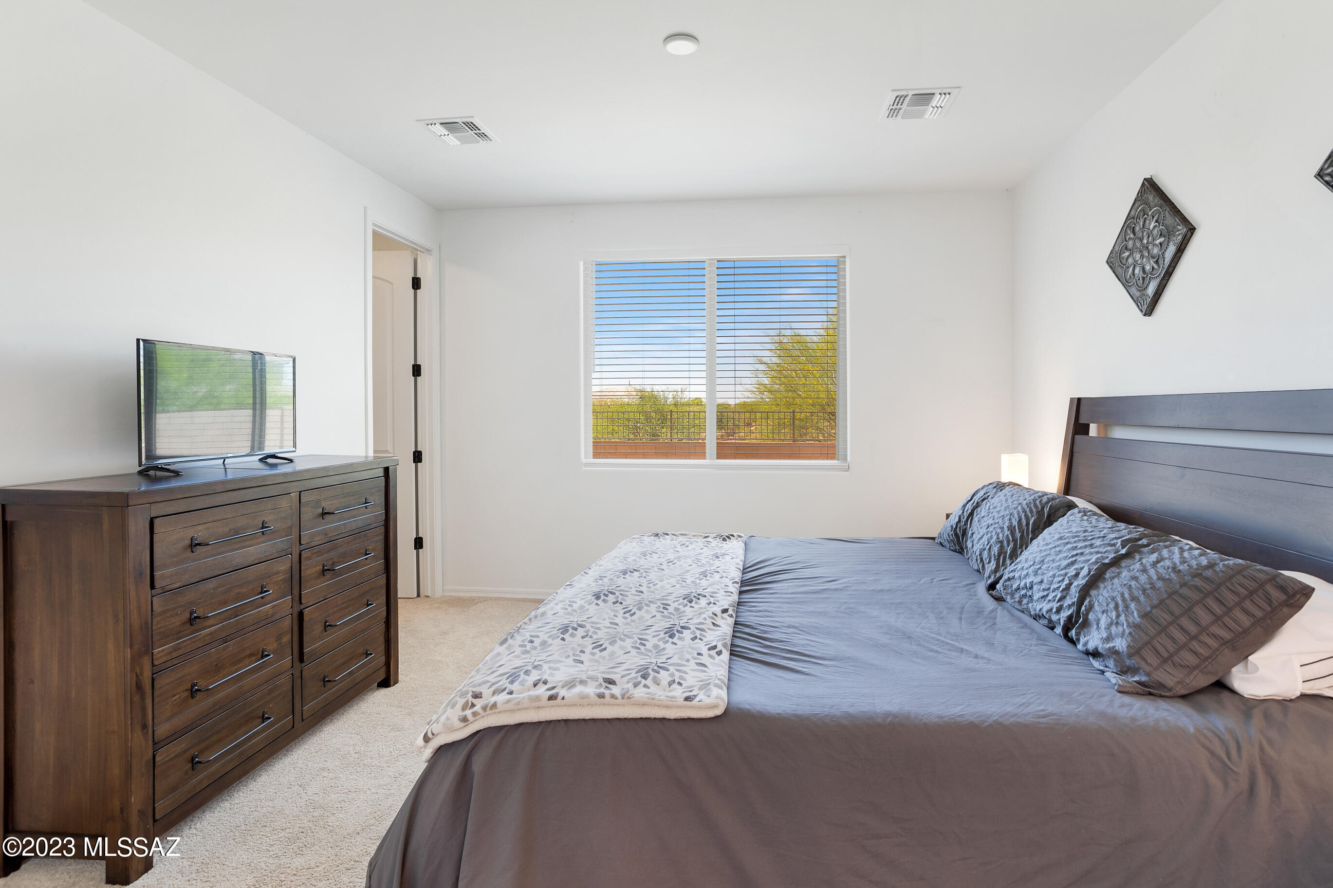 12209 N Amberwood Place