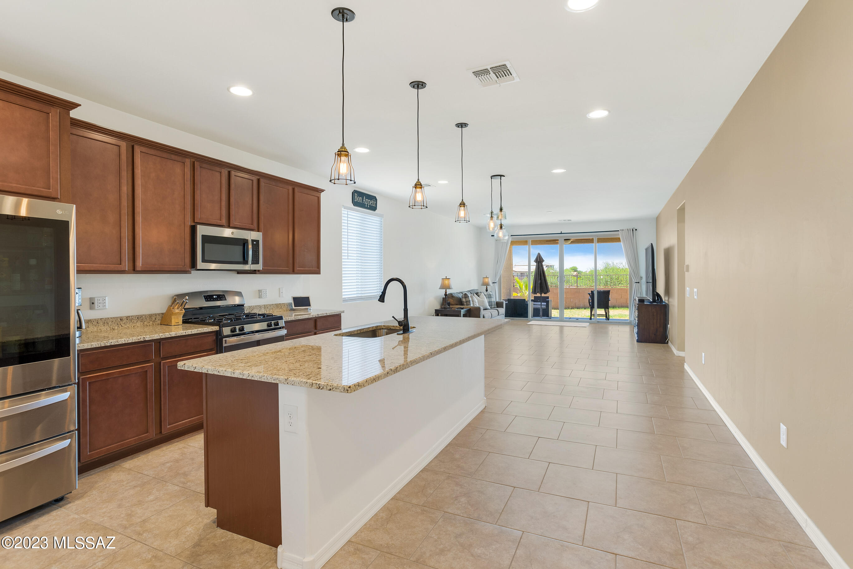 12209 N Amberwood Place