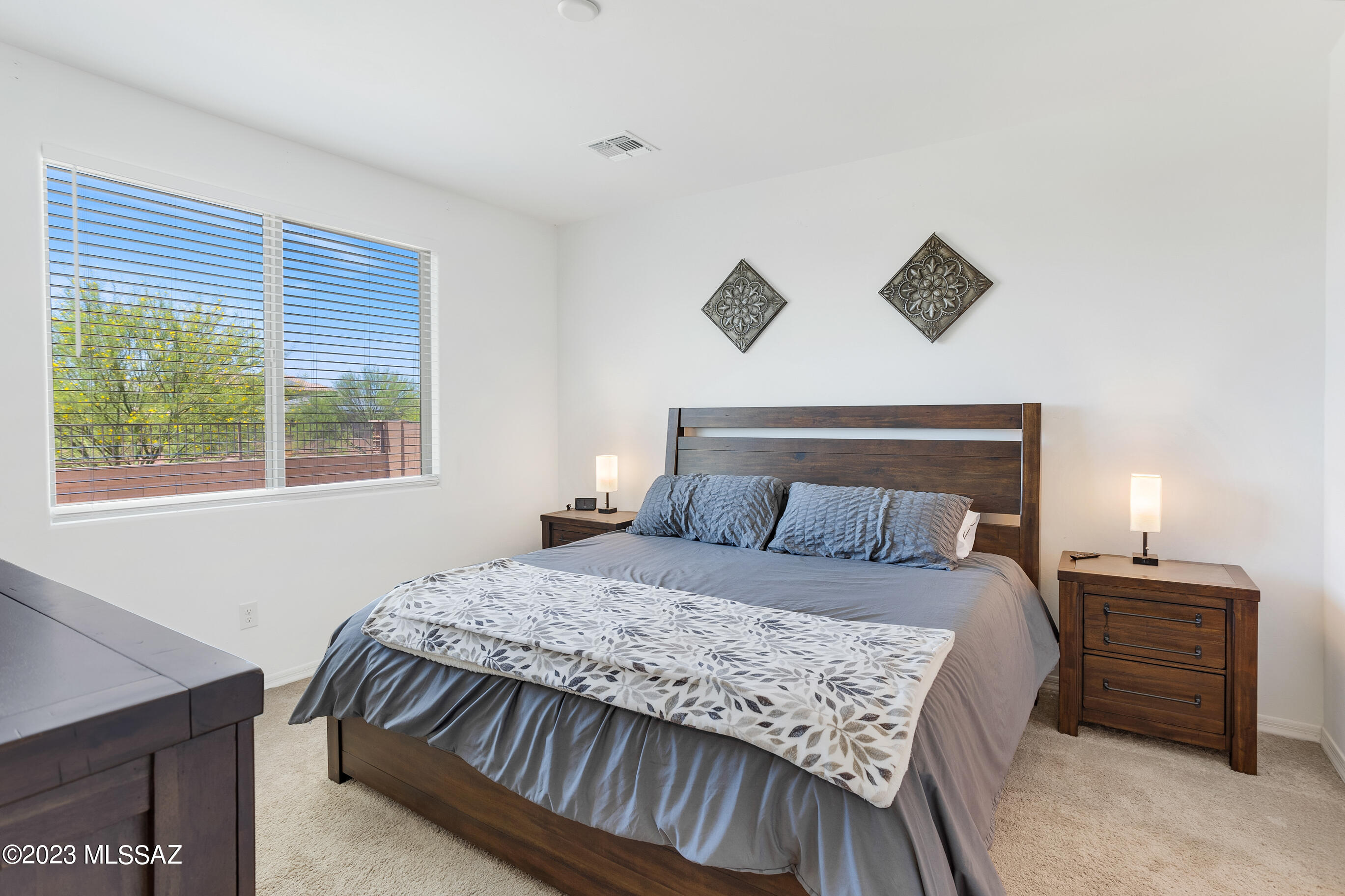 12209 N Amberwood Place