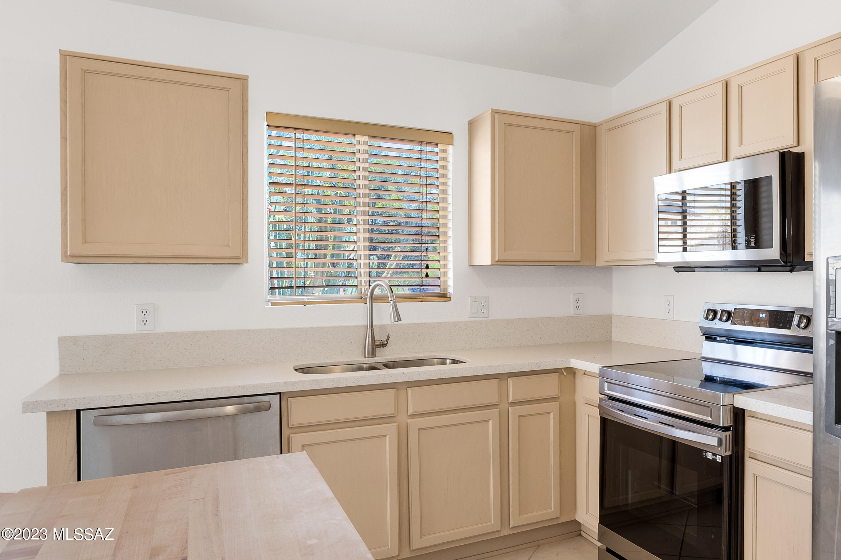 6960 W Avondale Place