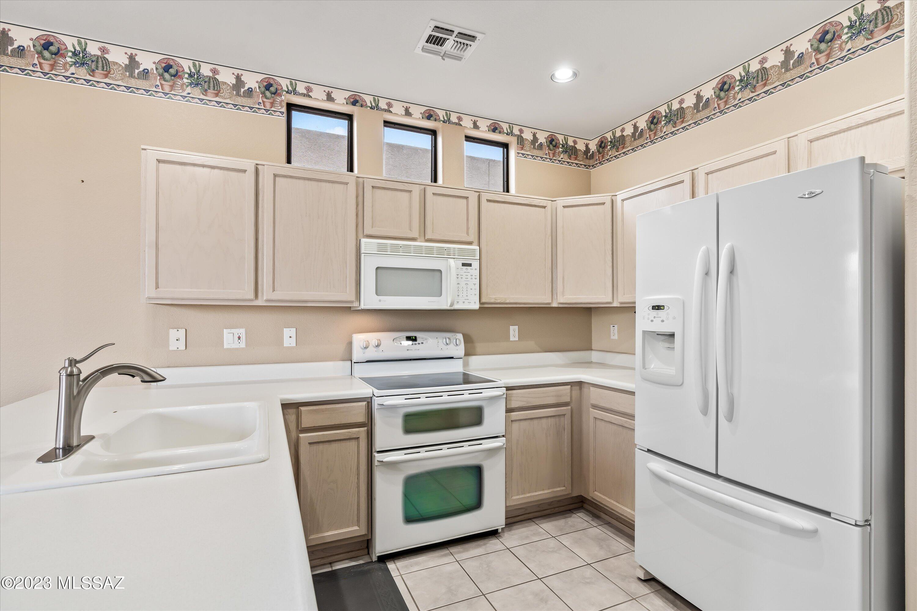 857 W Via Santa Adela