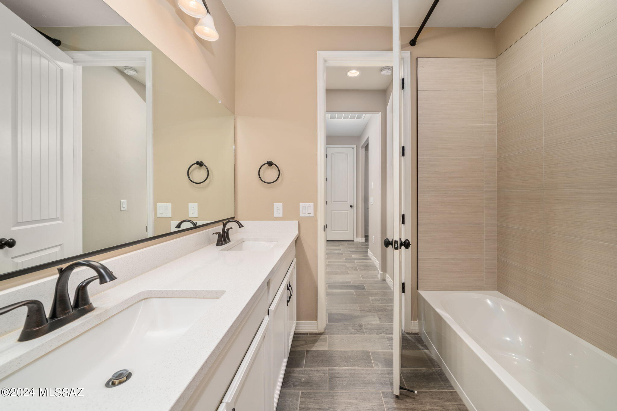 12334 N Amberwood Place