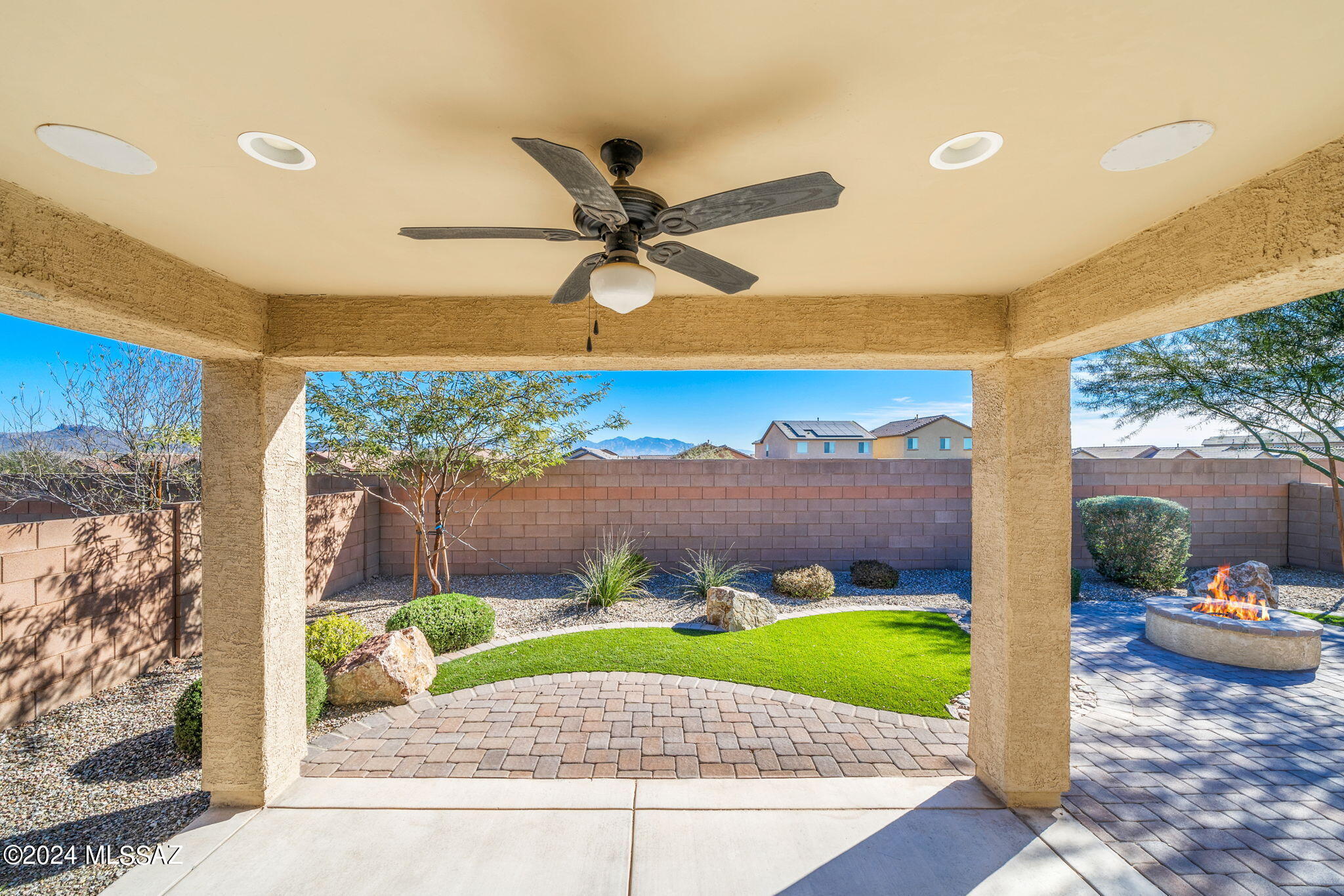 12334 N Amberwood Place