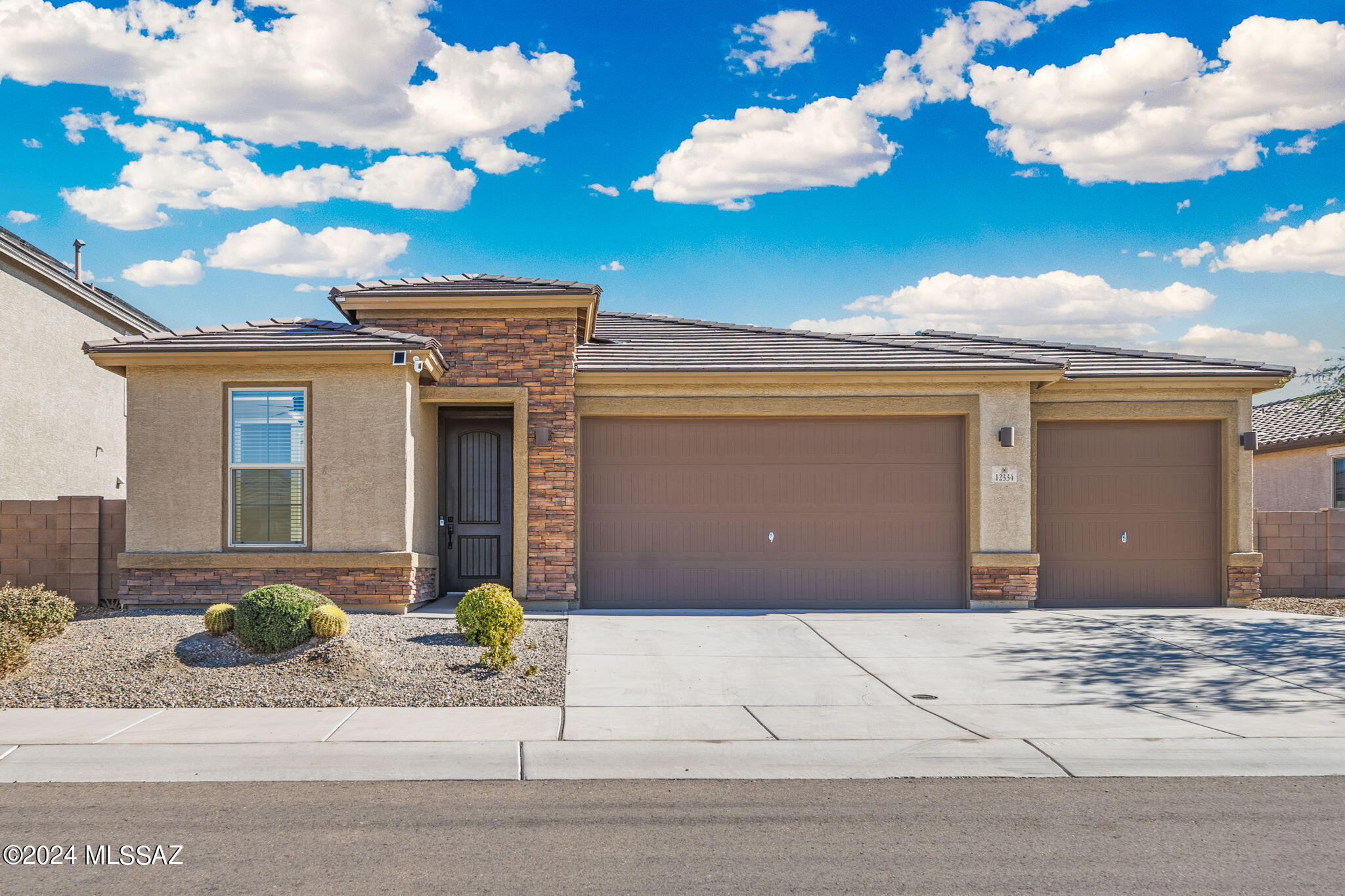 12334 N Amberwood Place