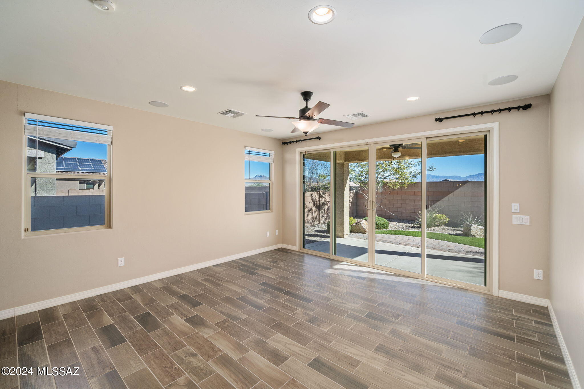 12334 N Amberwood Place