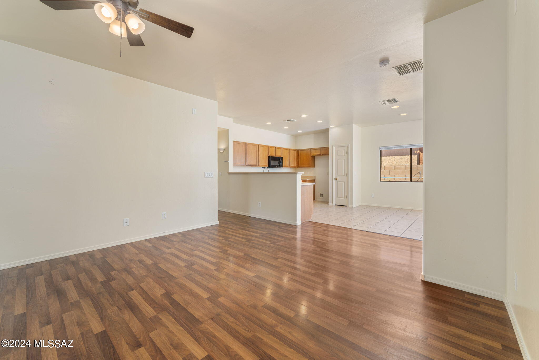 5465 W Bandtail Court