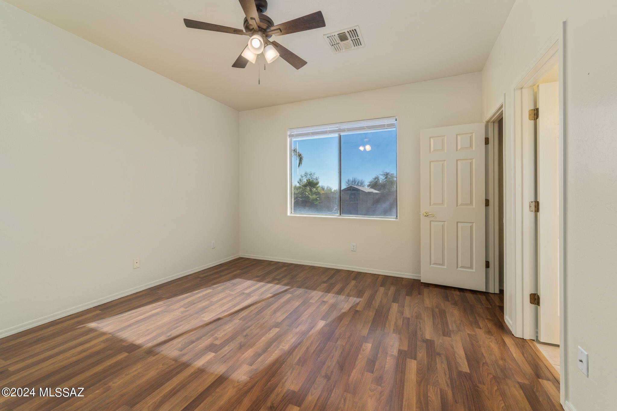 5465 W Bandtail Court