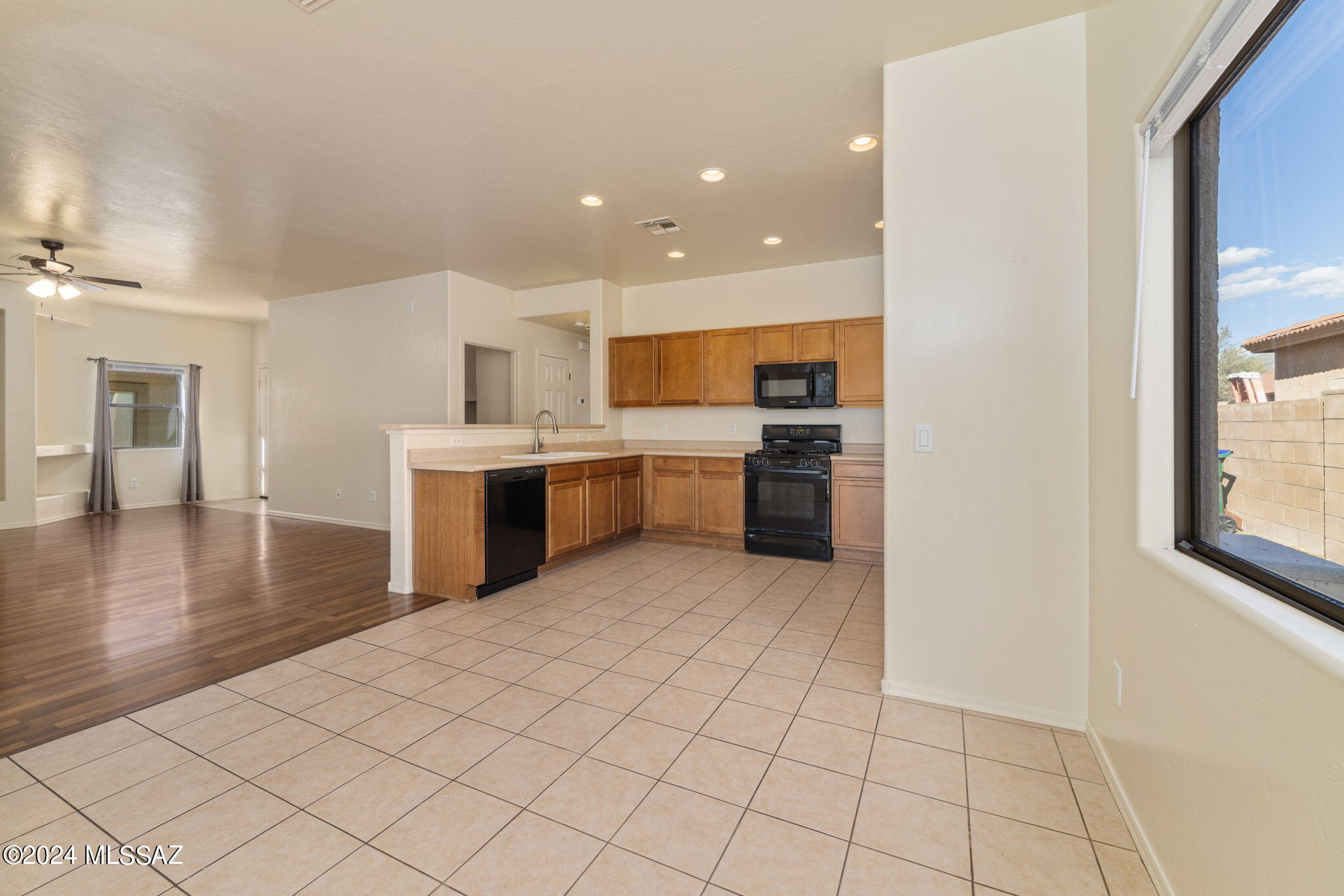 5465 W Bandtail Court