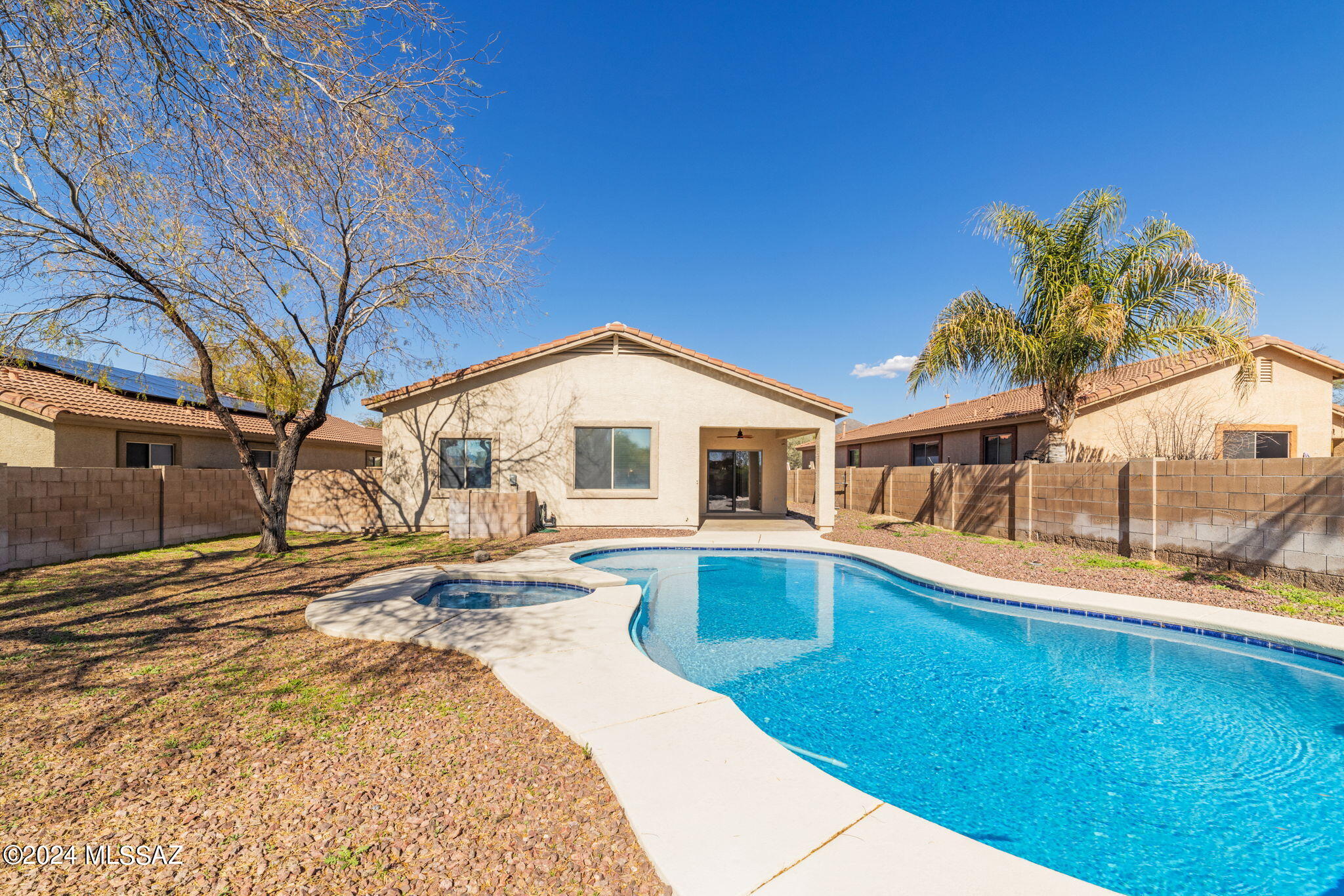 5465 W Bandtail Court