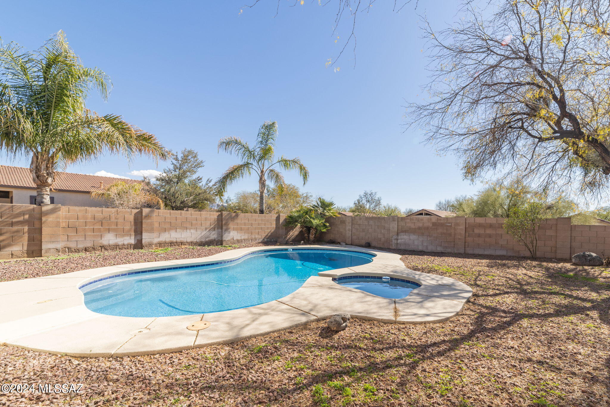 5465 W Bandtail Court