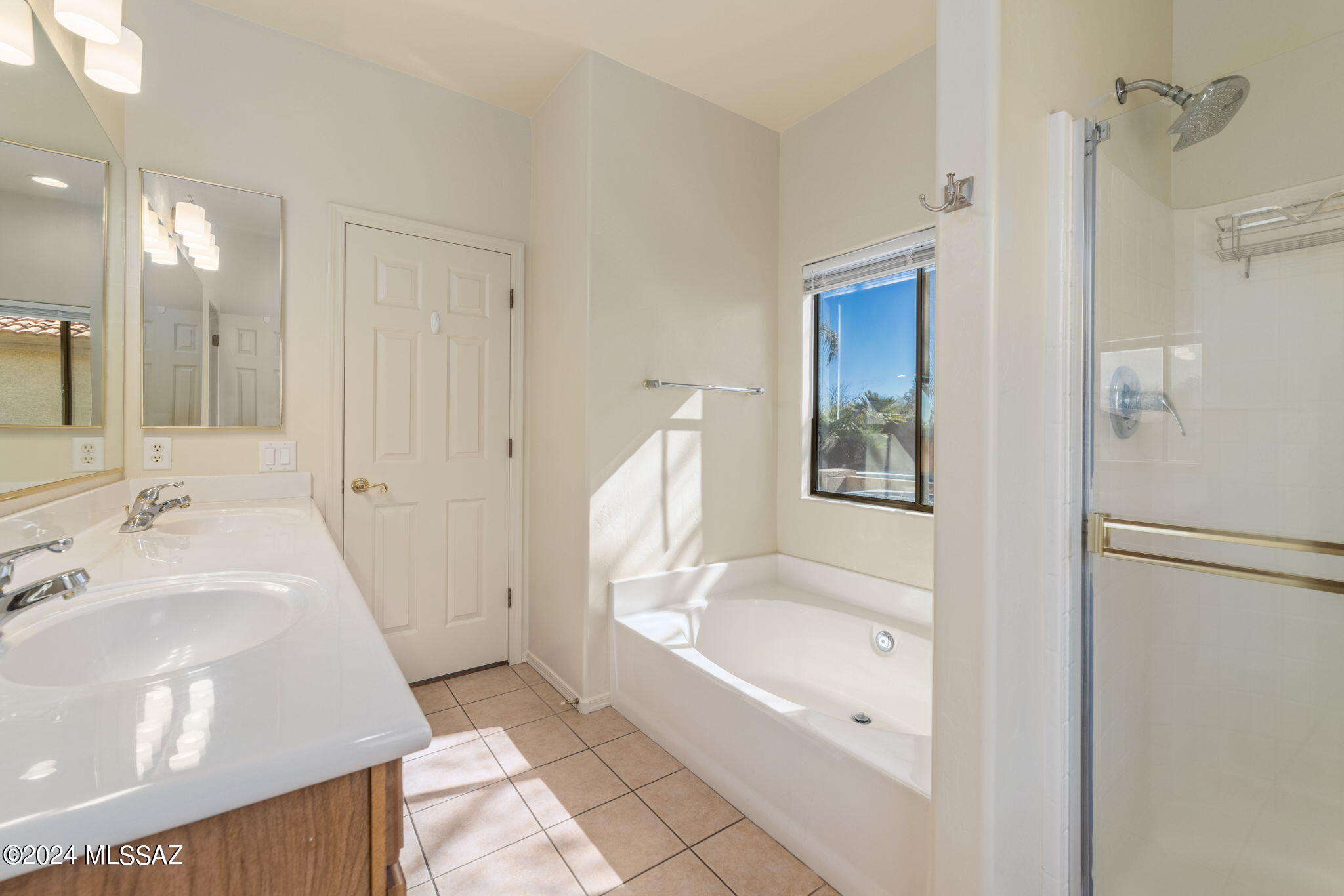 5465 W Bandtail Court