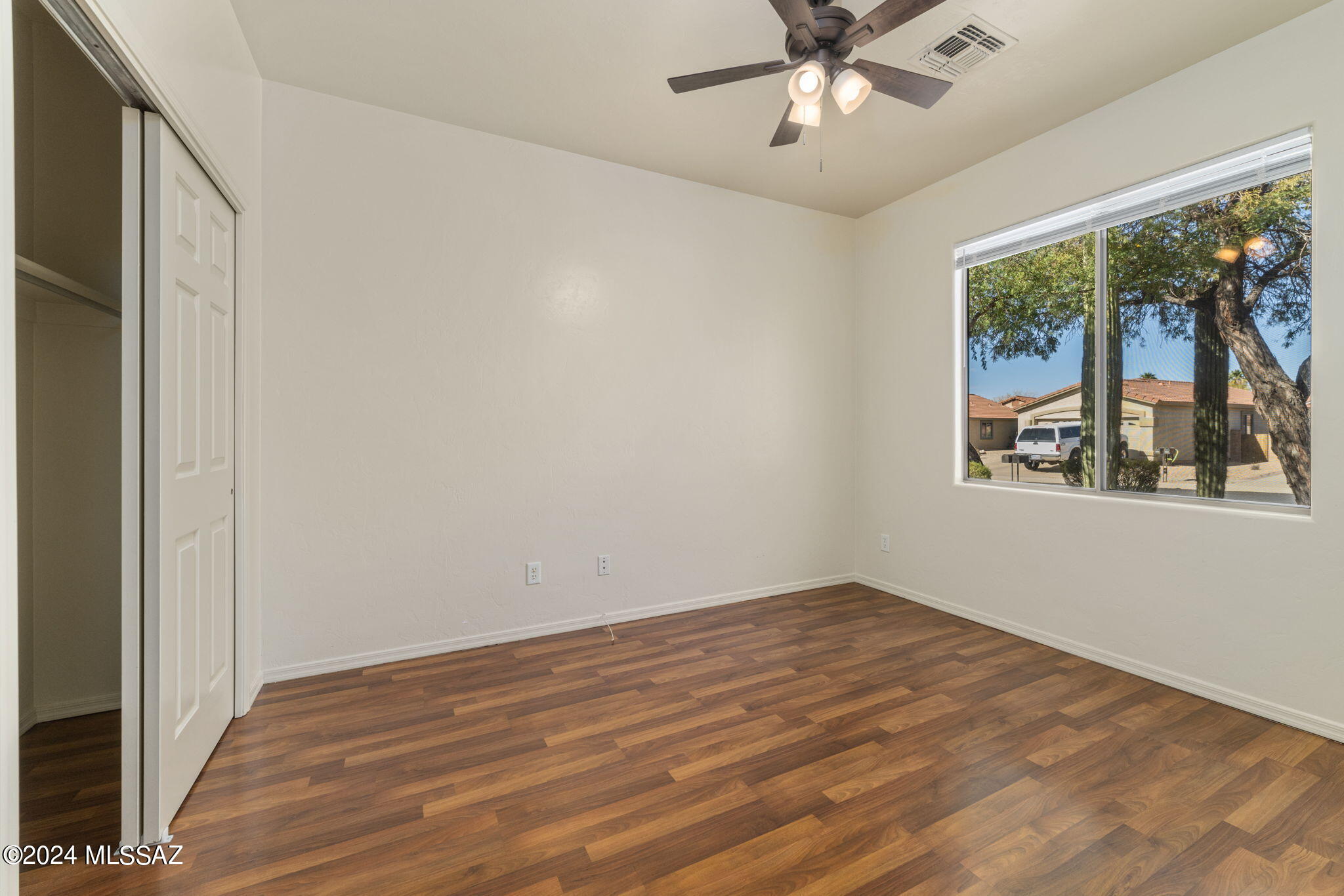 5465 W Bandtail Court