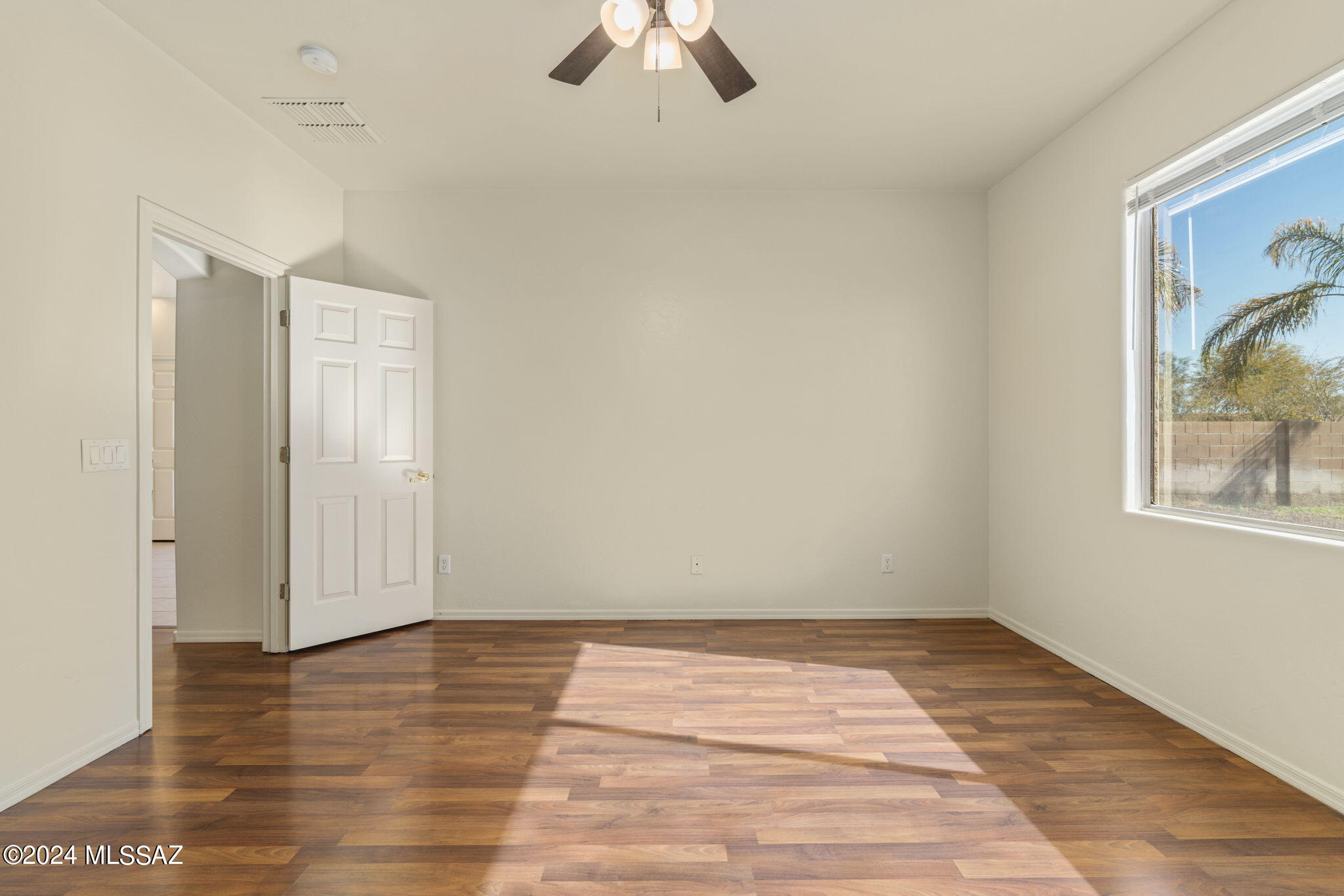 5465 W Bandtail Court