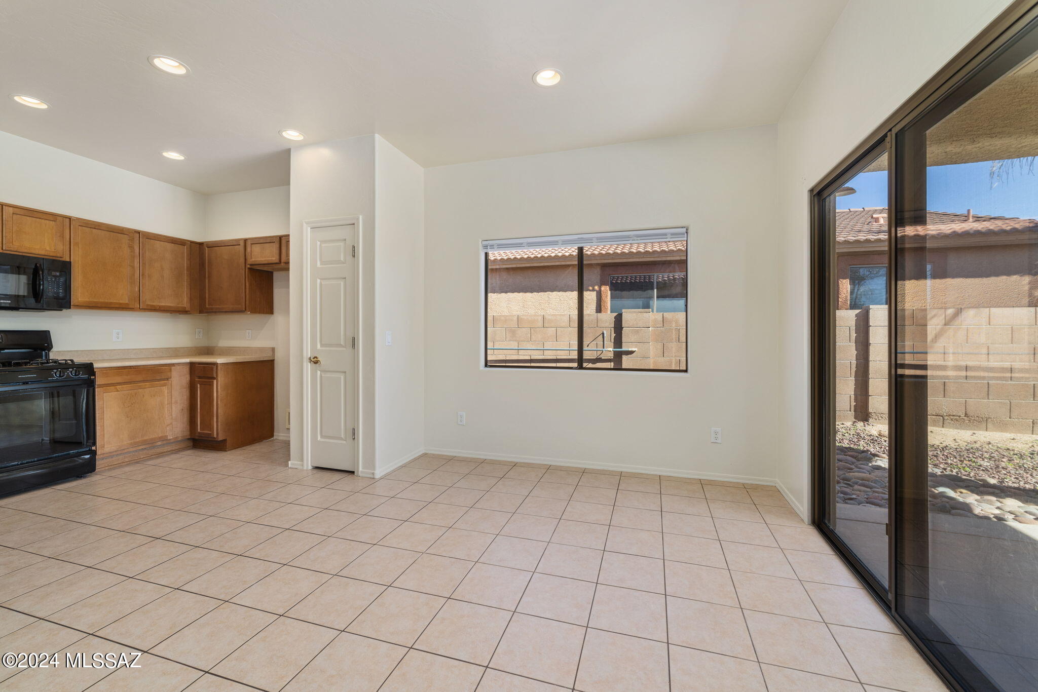 5465 W Bandtail Court