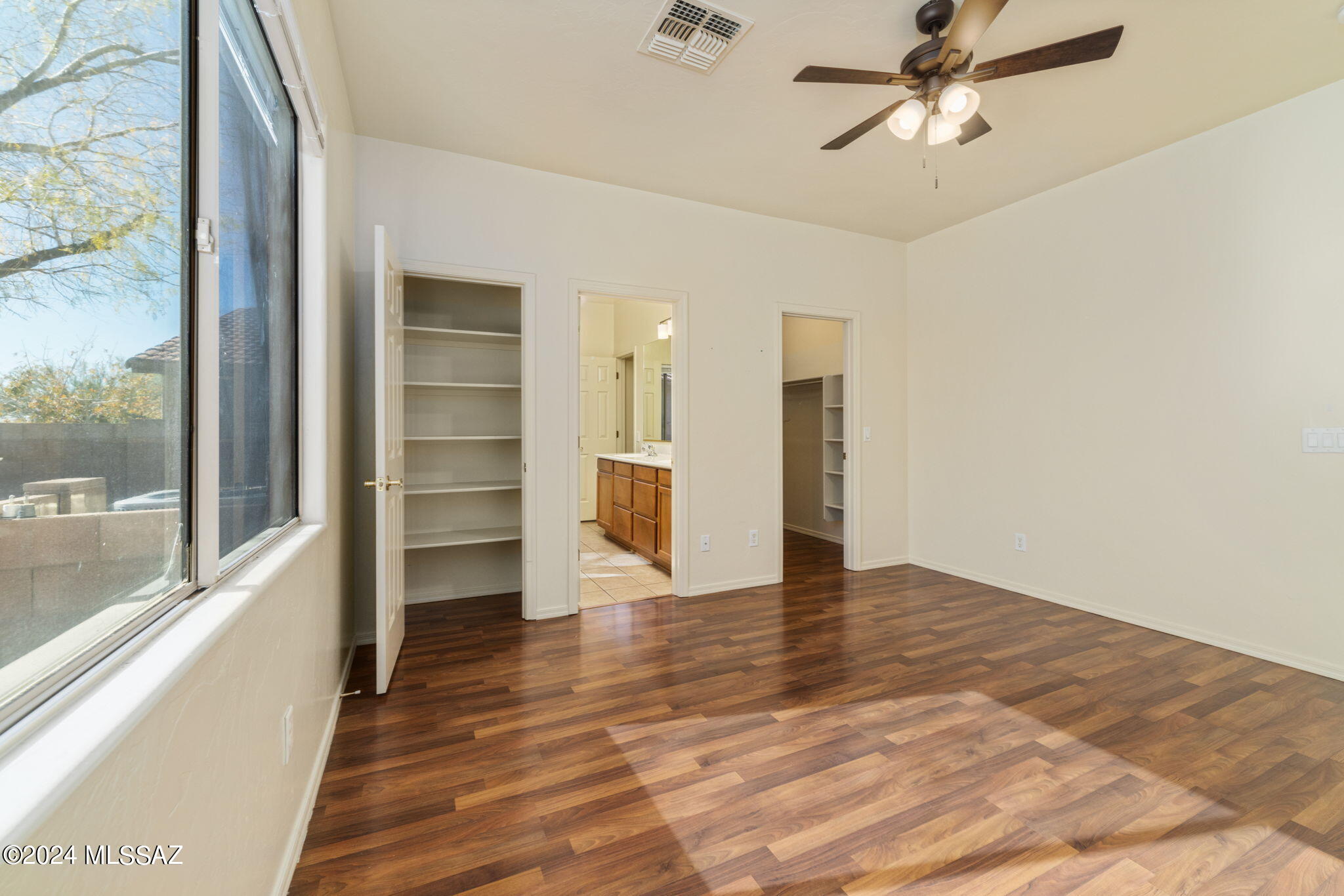 5465 W Bandtail Court