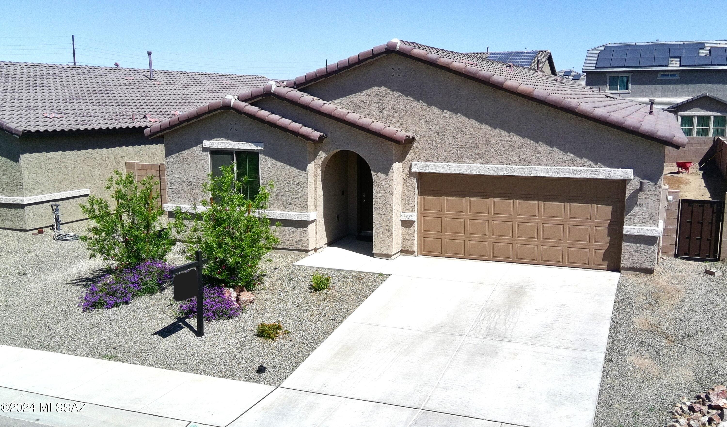 10942 W Radcliff Drive