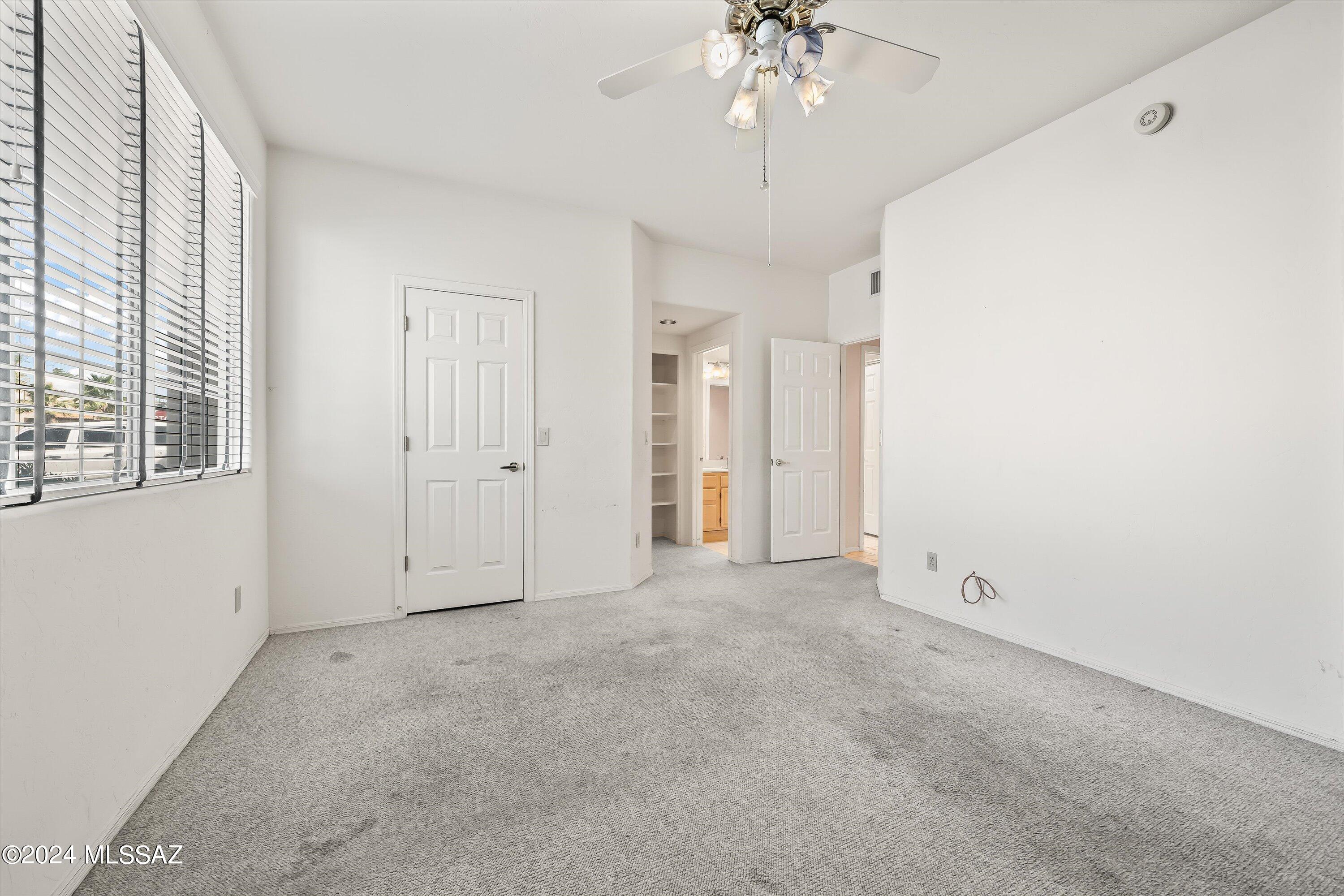 10200 N Fox Hunt Lane