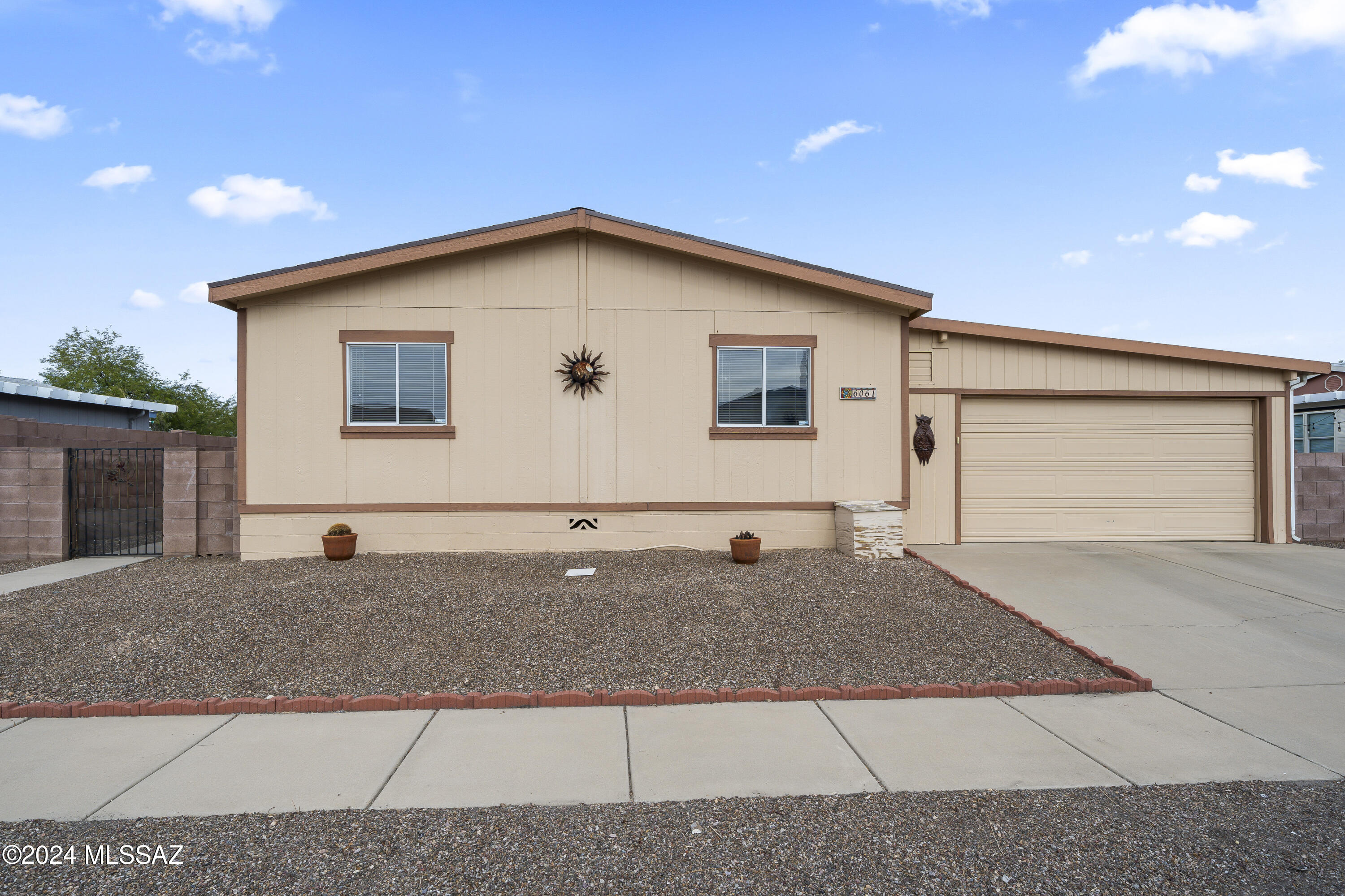 6061 E Thunder River Drive