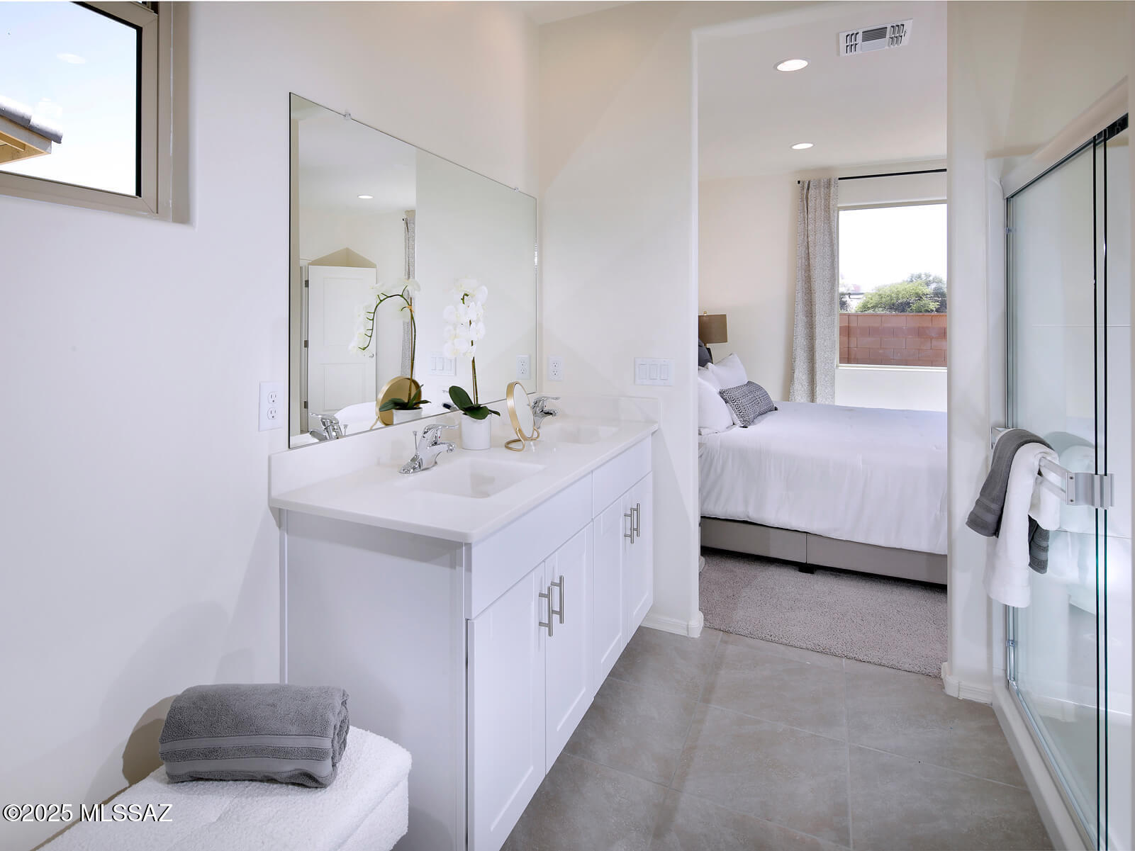 9890 N Solstice Avenue