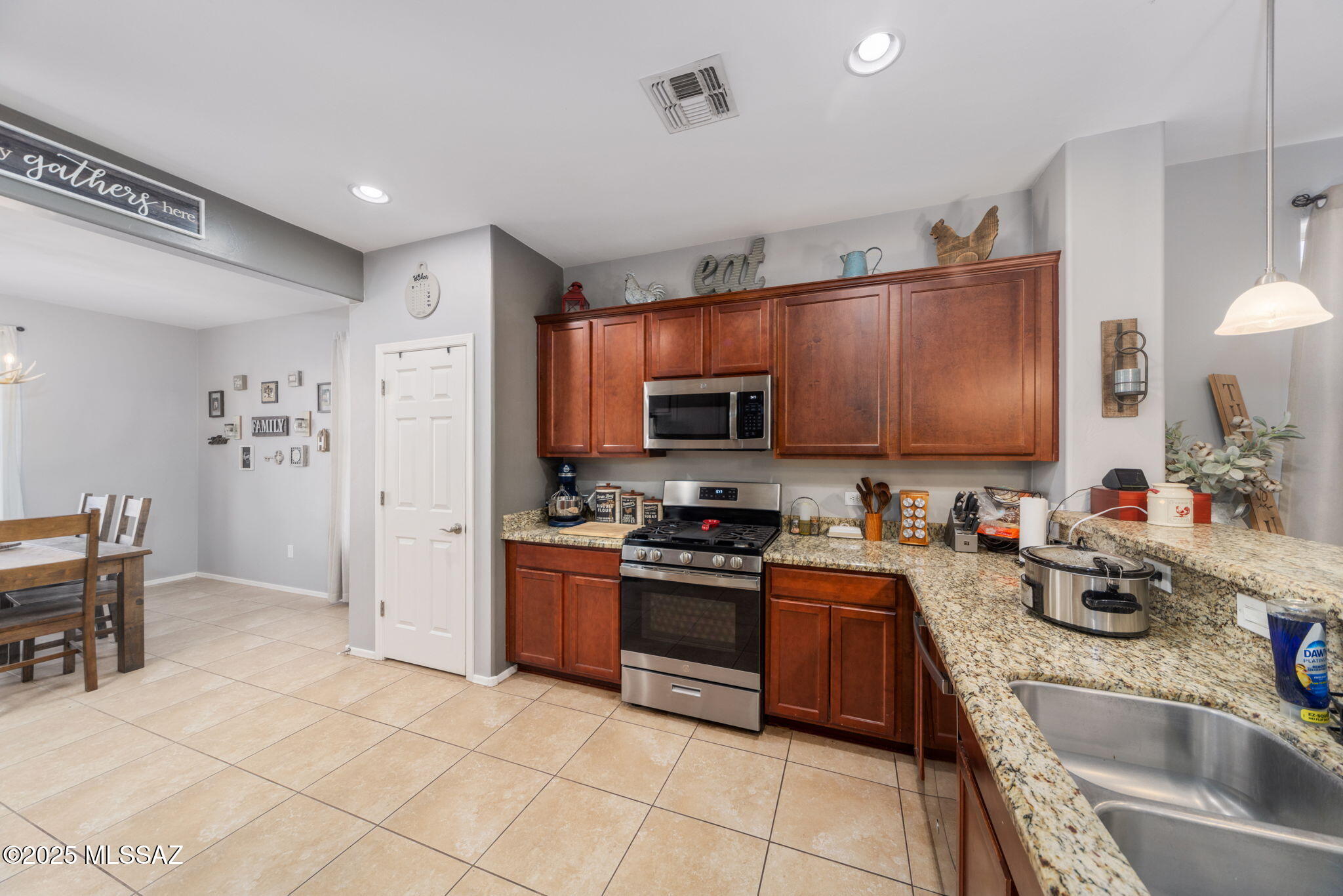 12637 N Greenberry Drive