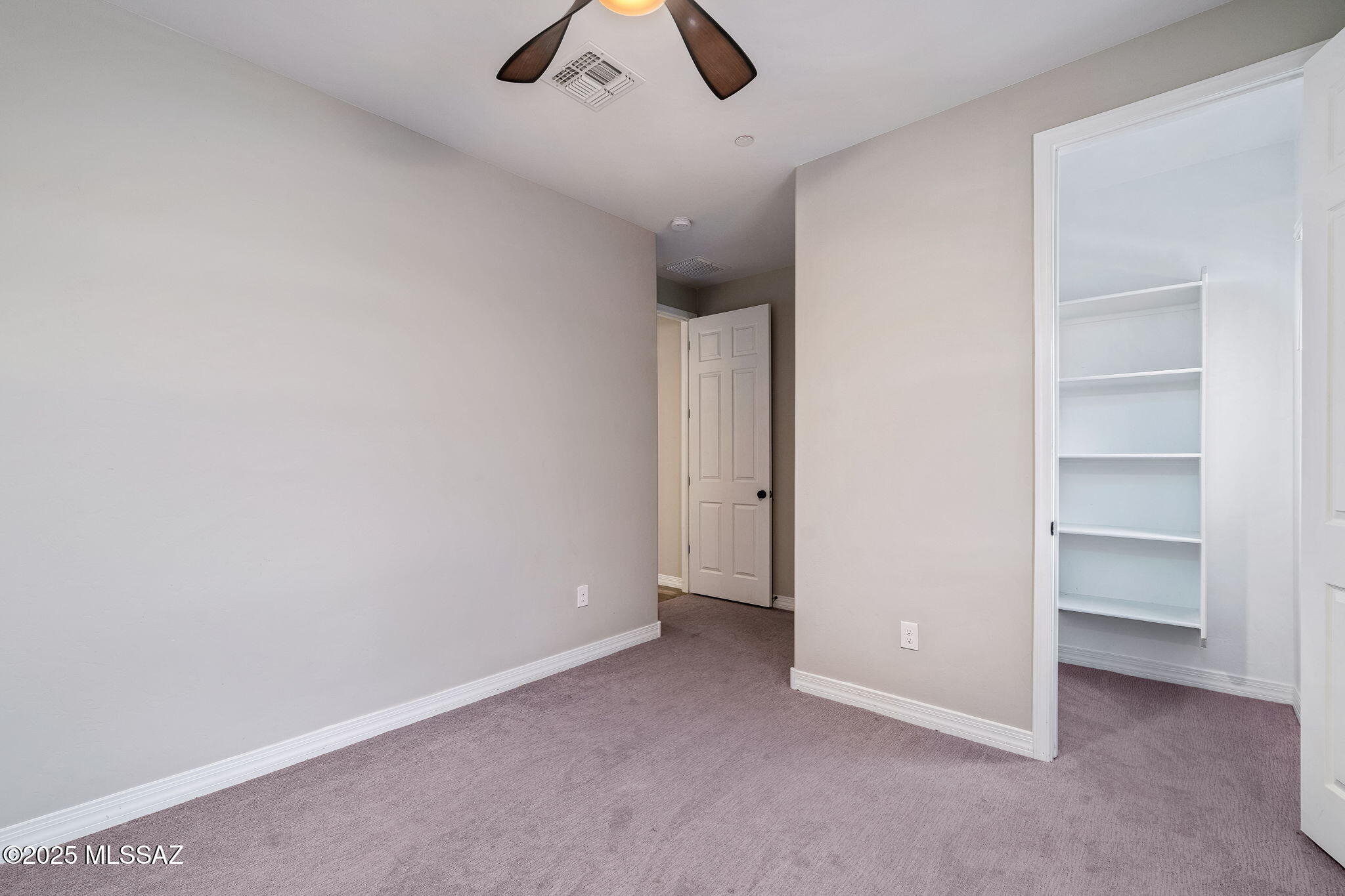 12237 N Goldenview Lane