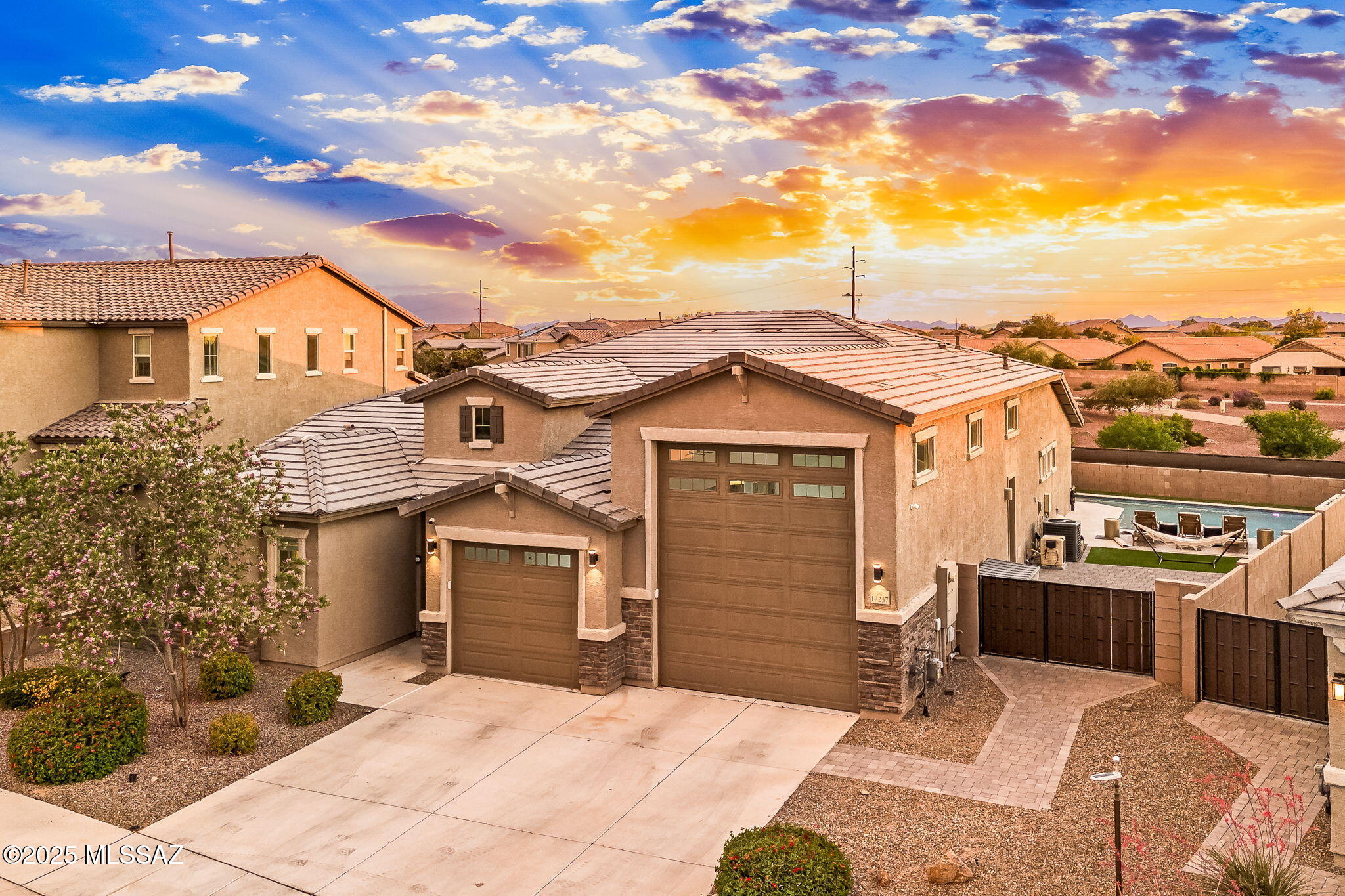 12237 N Goldenview Lane