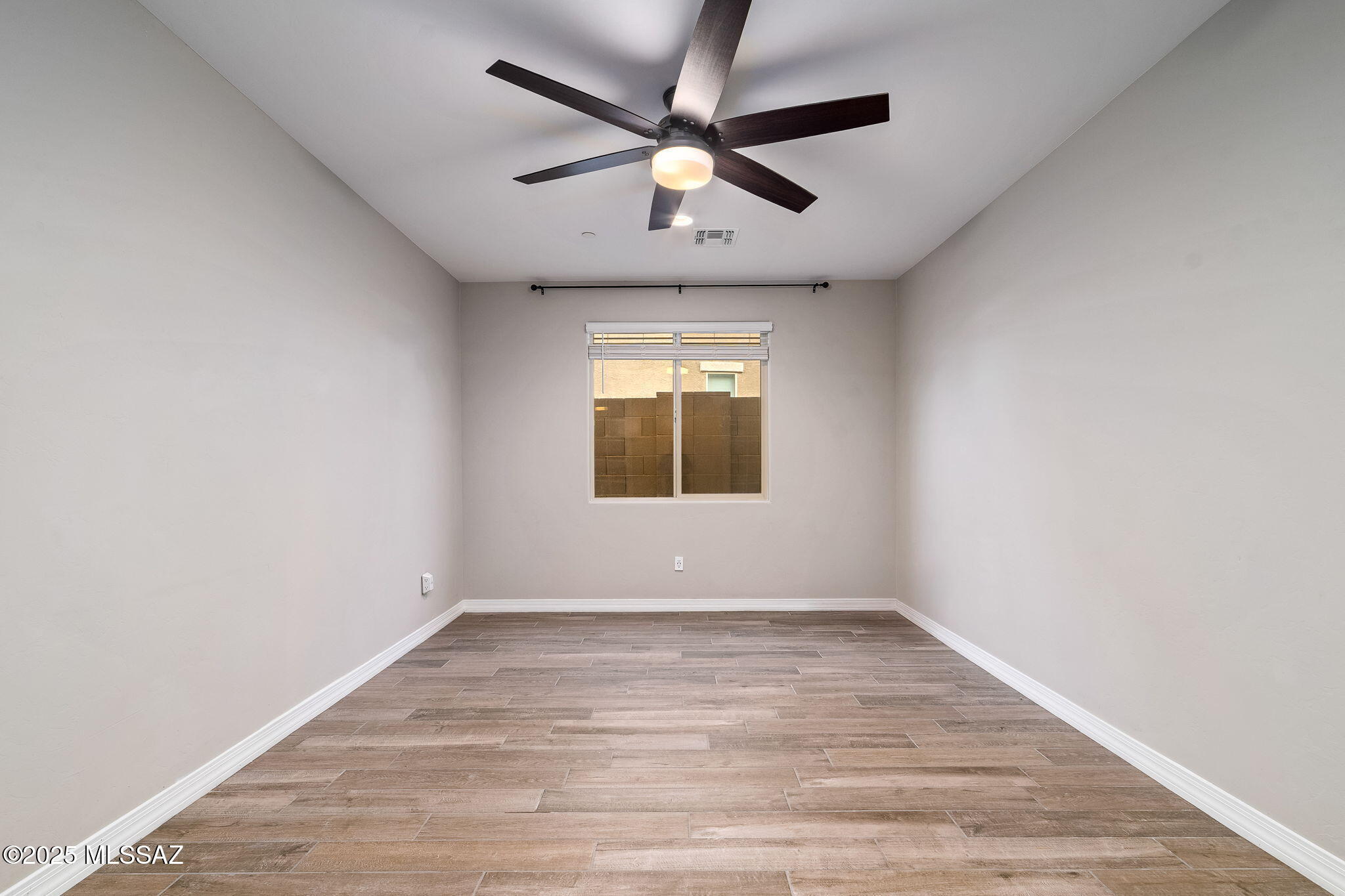 12237 N Goldenview Lane