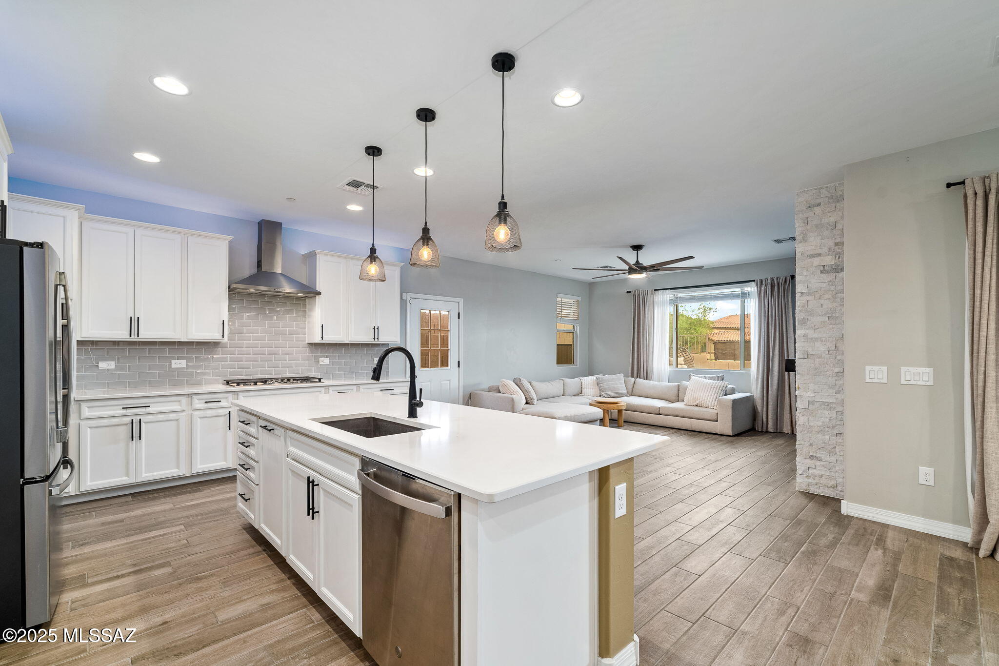 12237 N Goldenview Lane