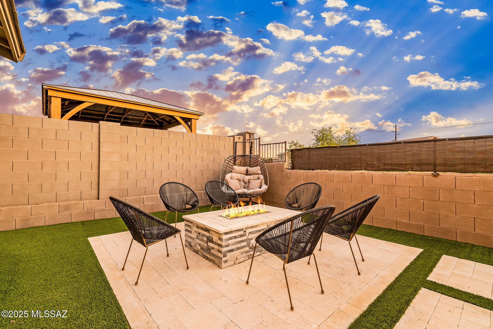 12237 N Goldenview Lane