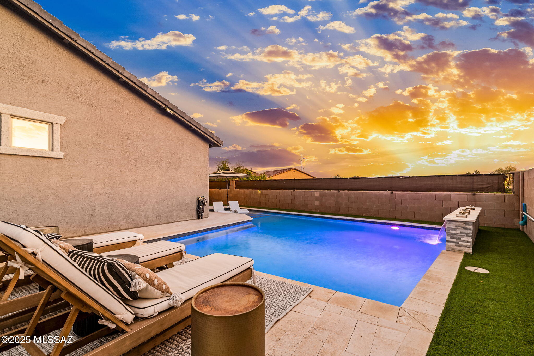 12237 N Goldenview Lane