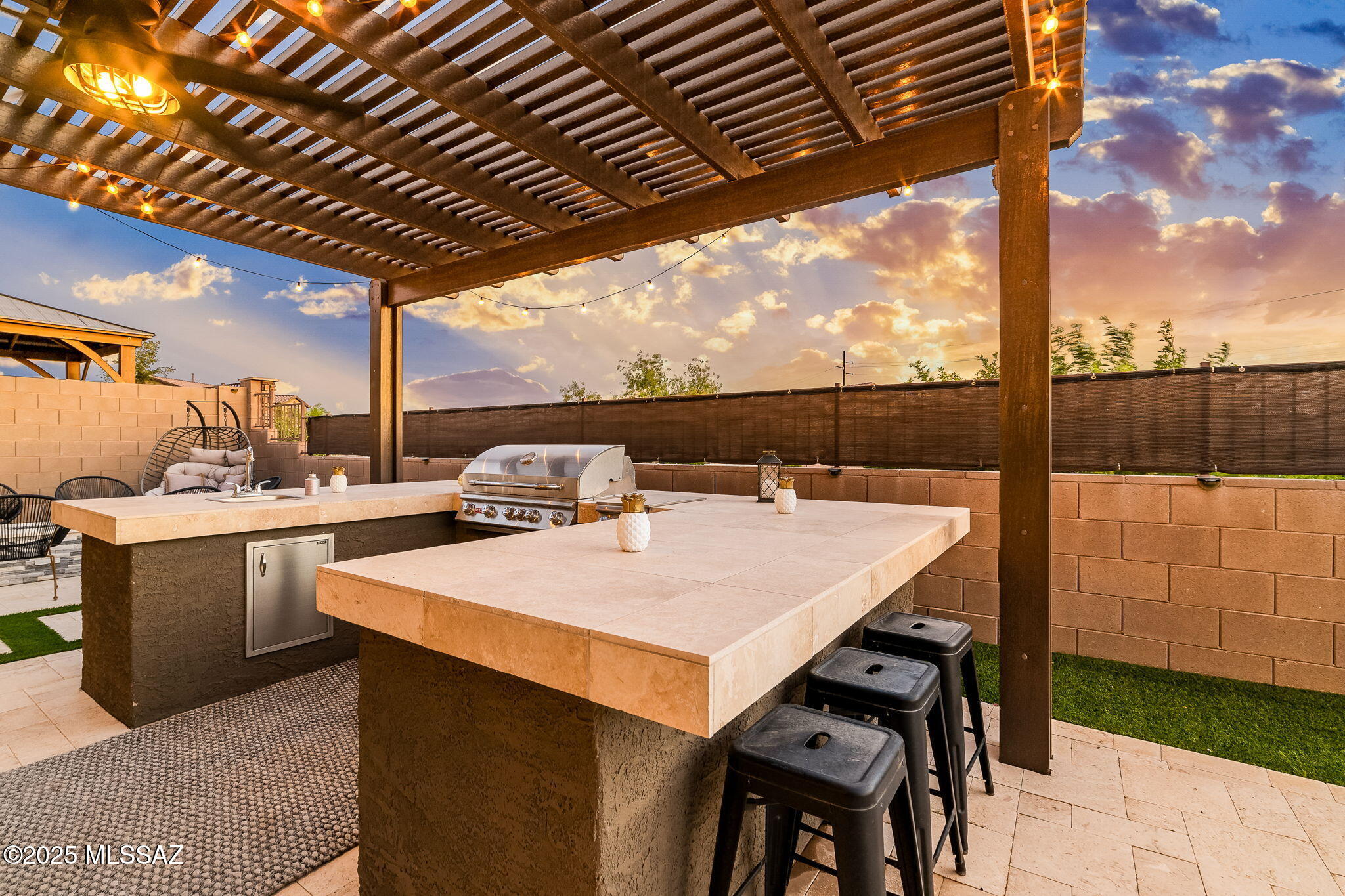 12237 N Goldenview Lane