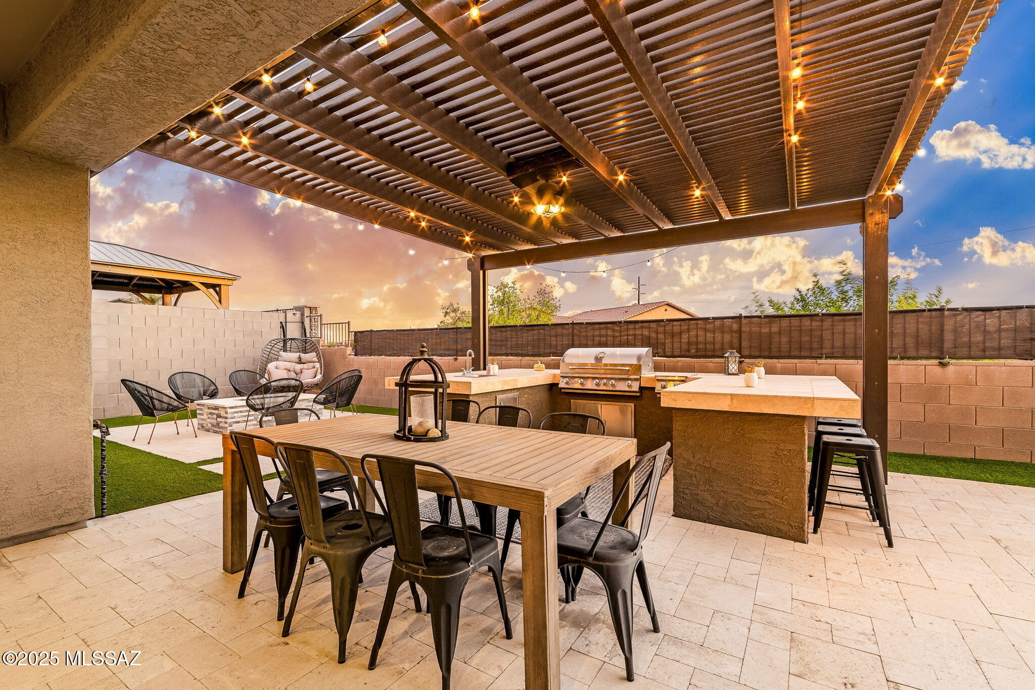 12237 N Goldenview Lane