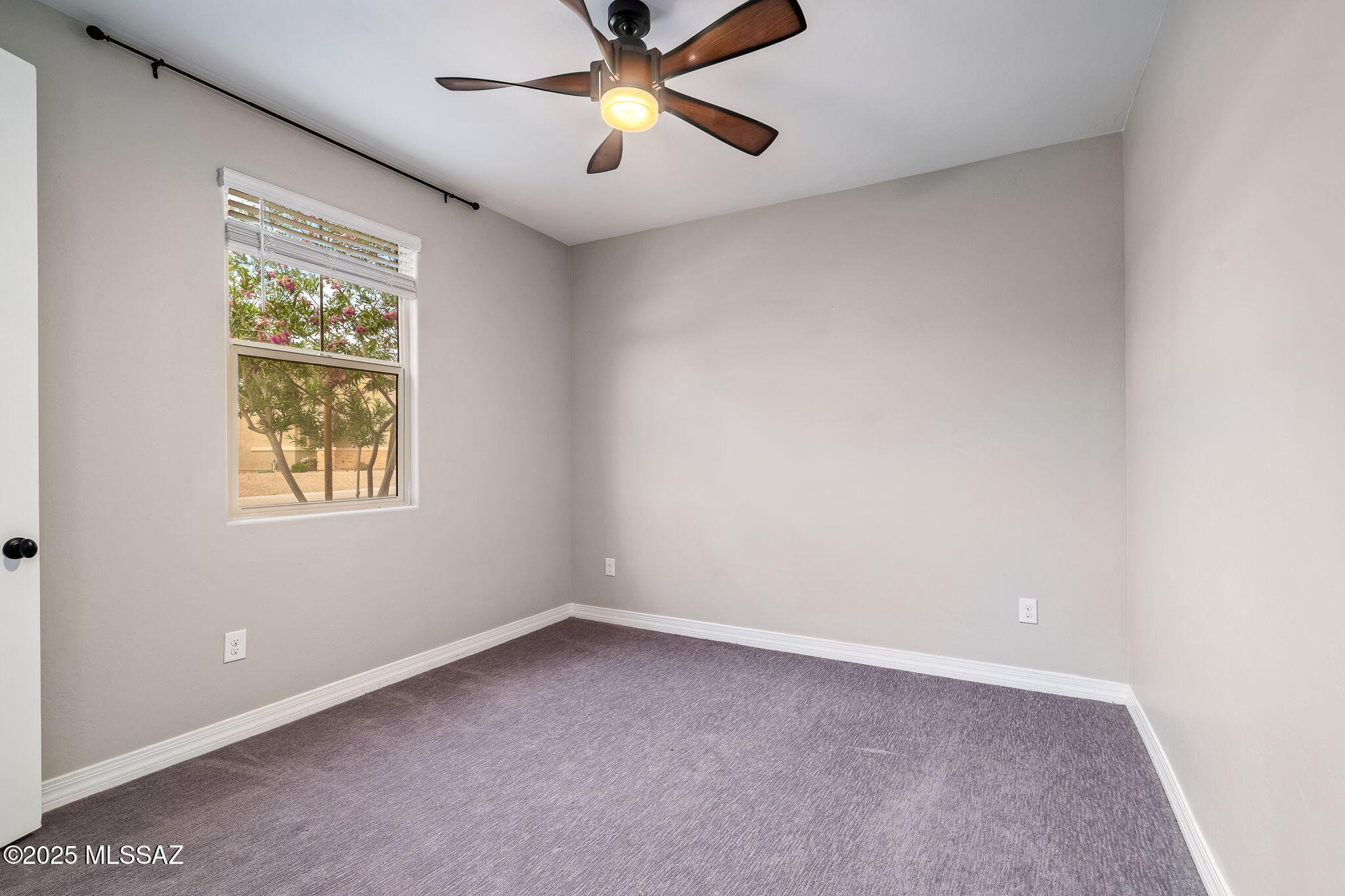 12237 N Goldenview Lane