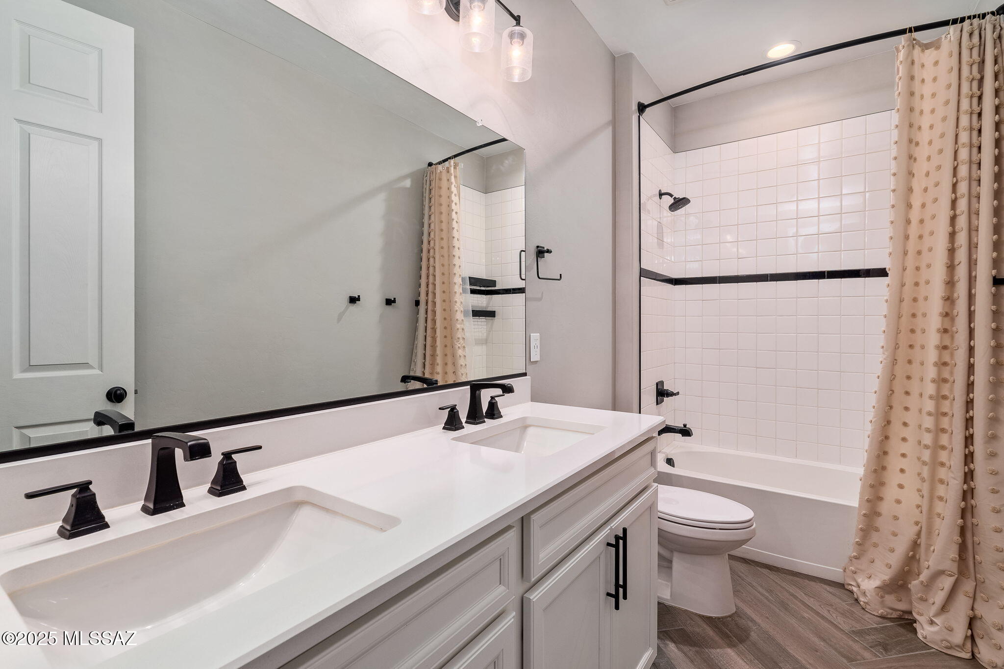 12237 N Goldenview Lane