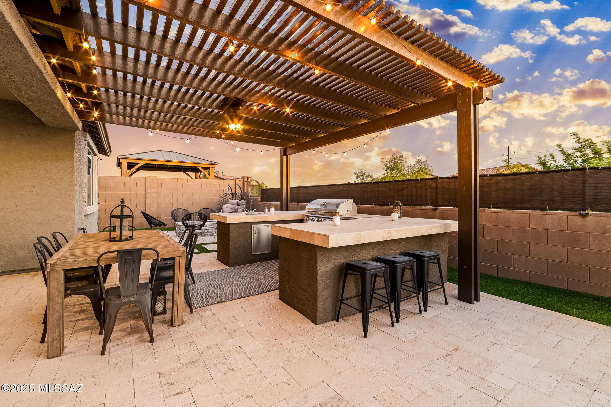 12237 N Goldenview Lane