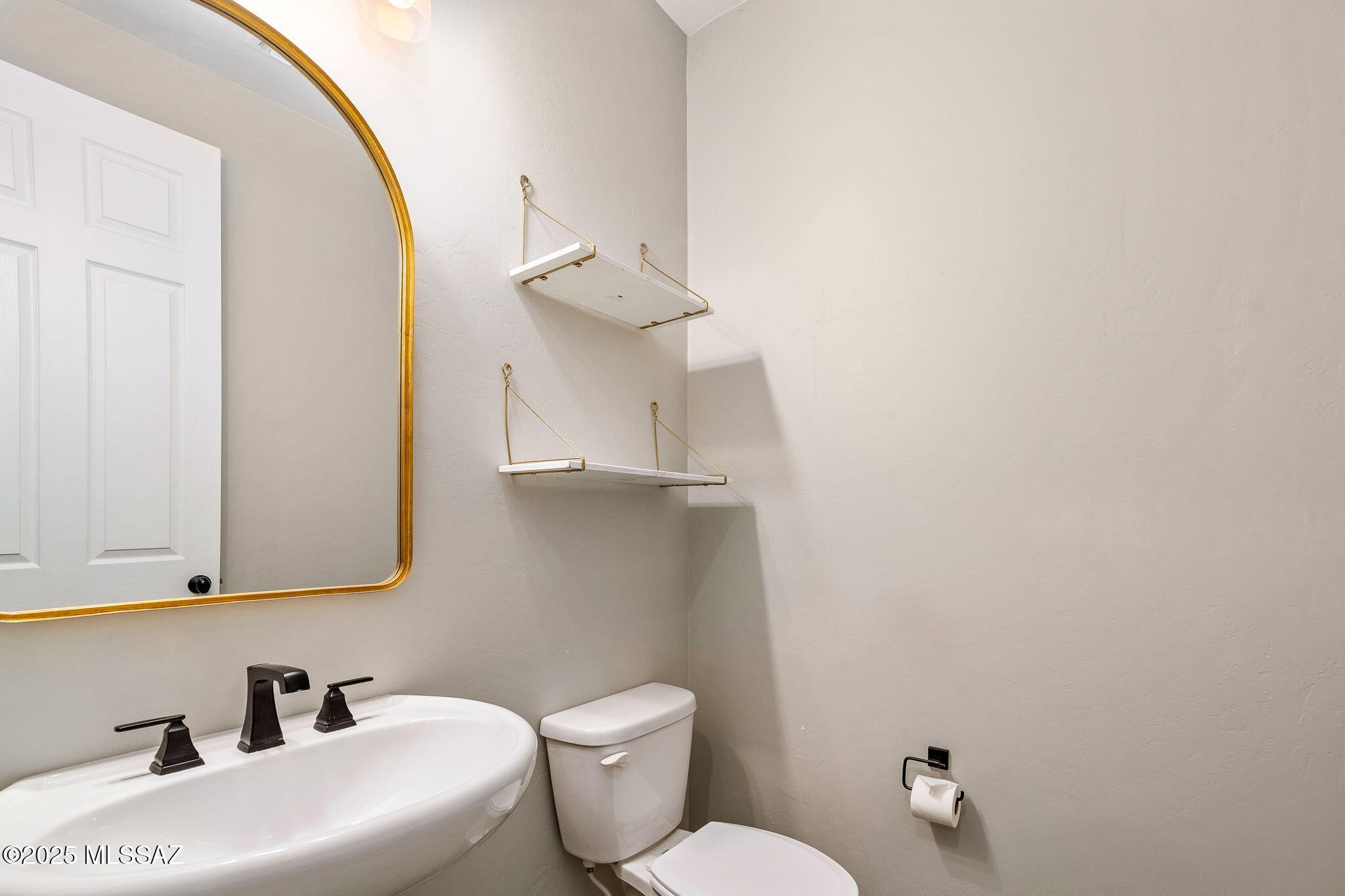 12237 N Goldenview Lane