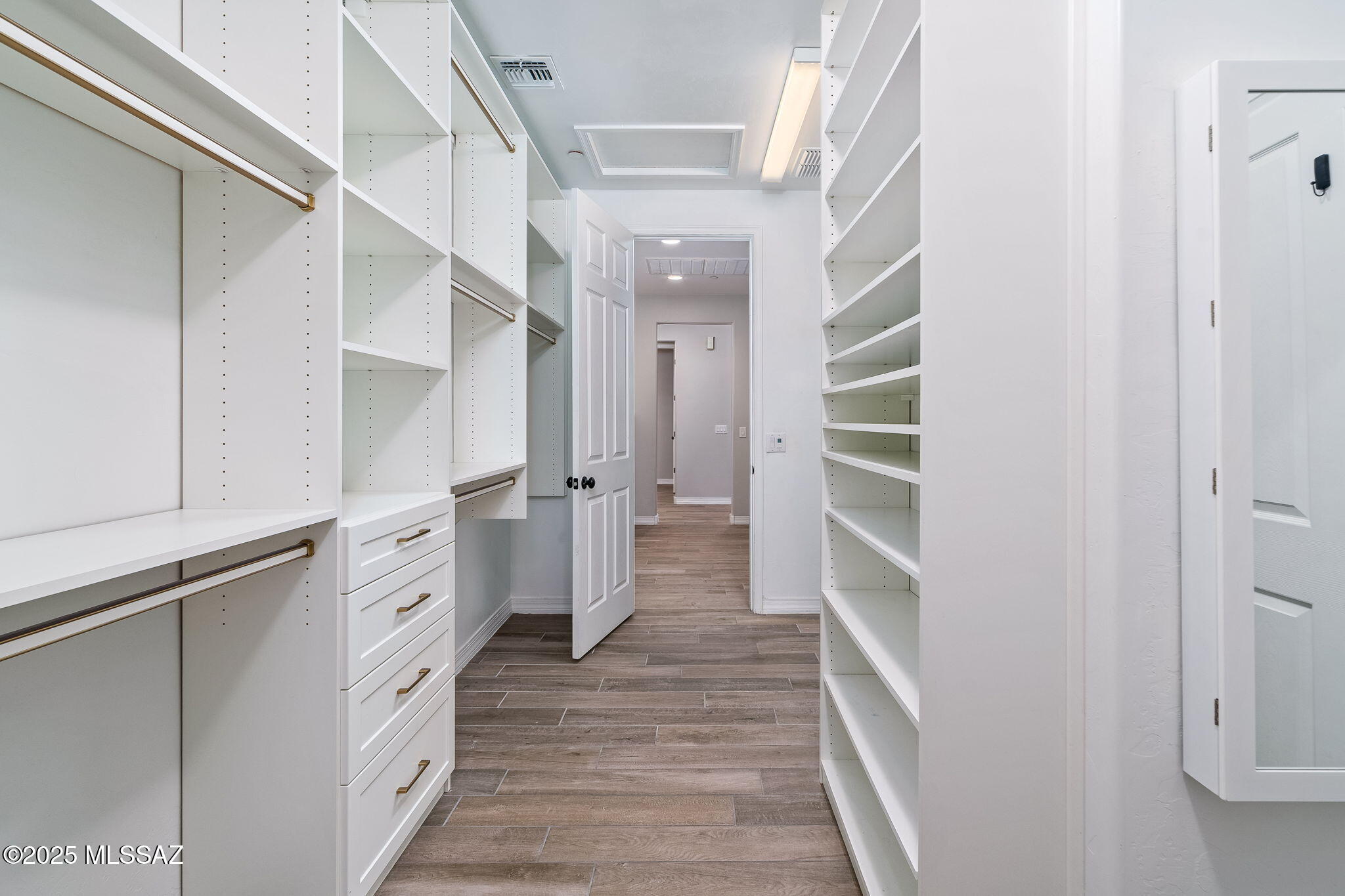 12237 N Goldenview Lane