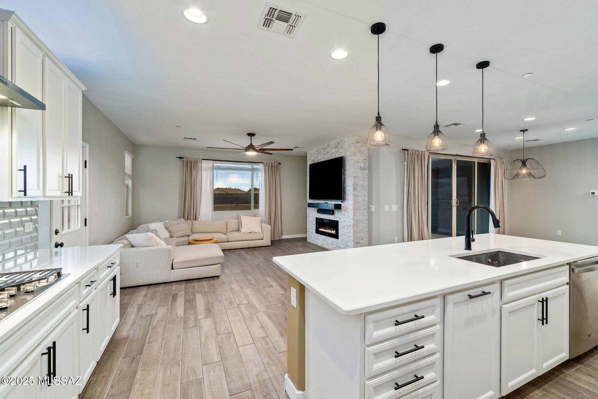 12237 N Goldenview Lane