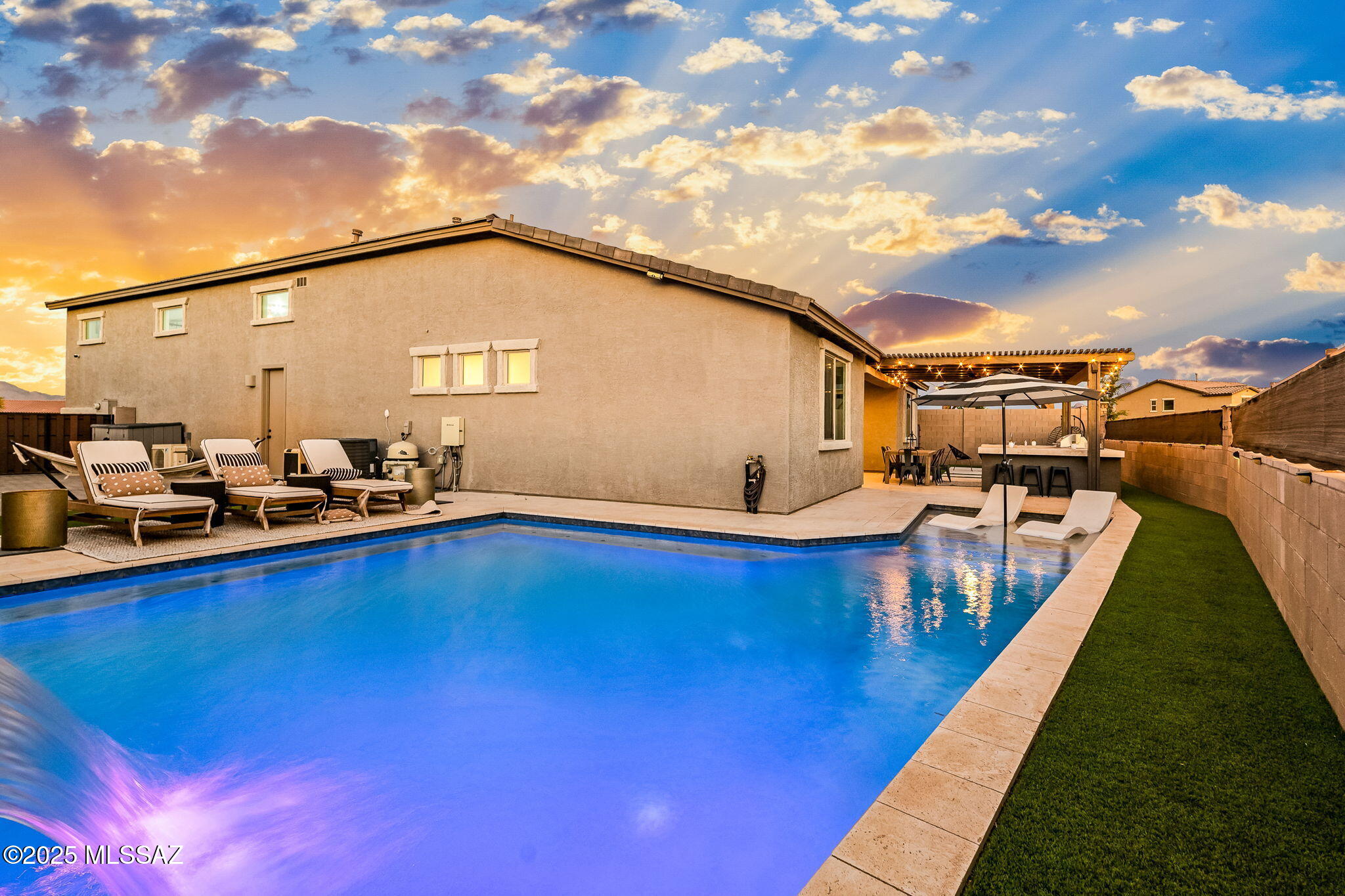 12237 N Goldenview Lane