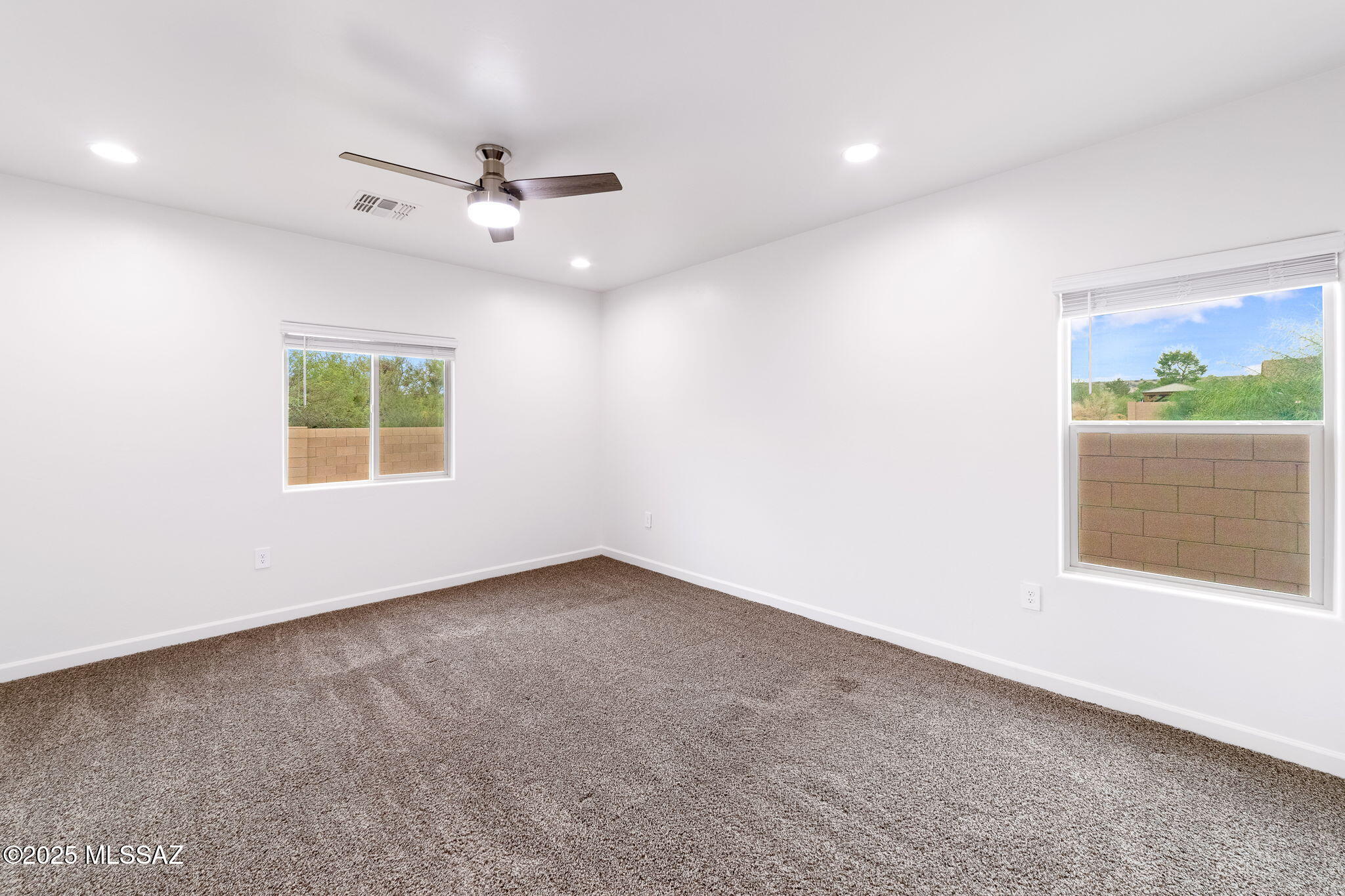 1121 W Meadow Groves Place