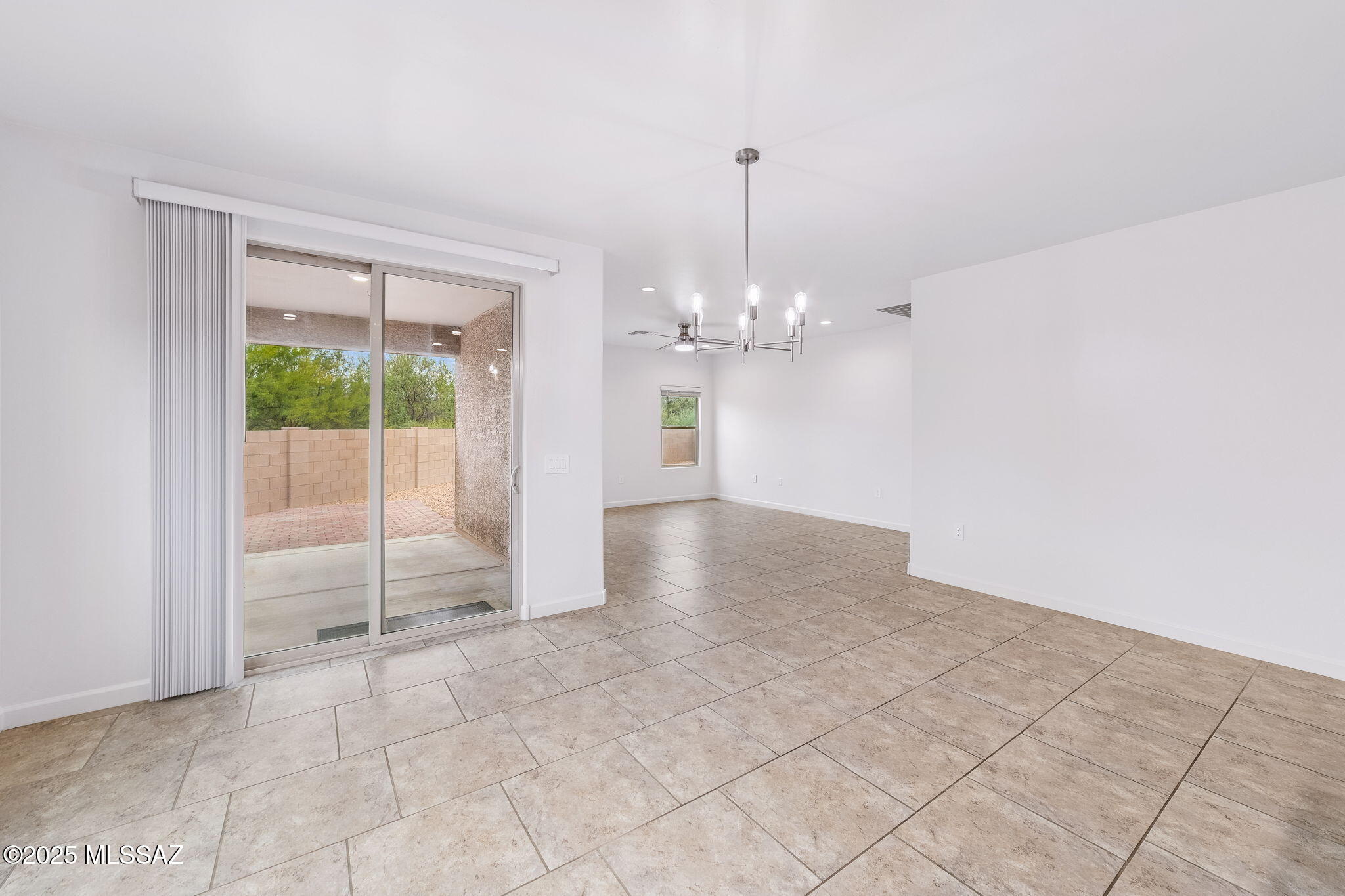 1121 W Meadow Groves Place