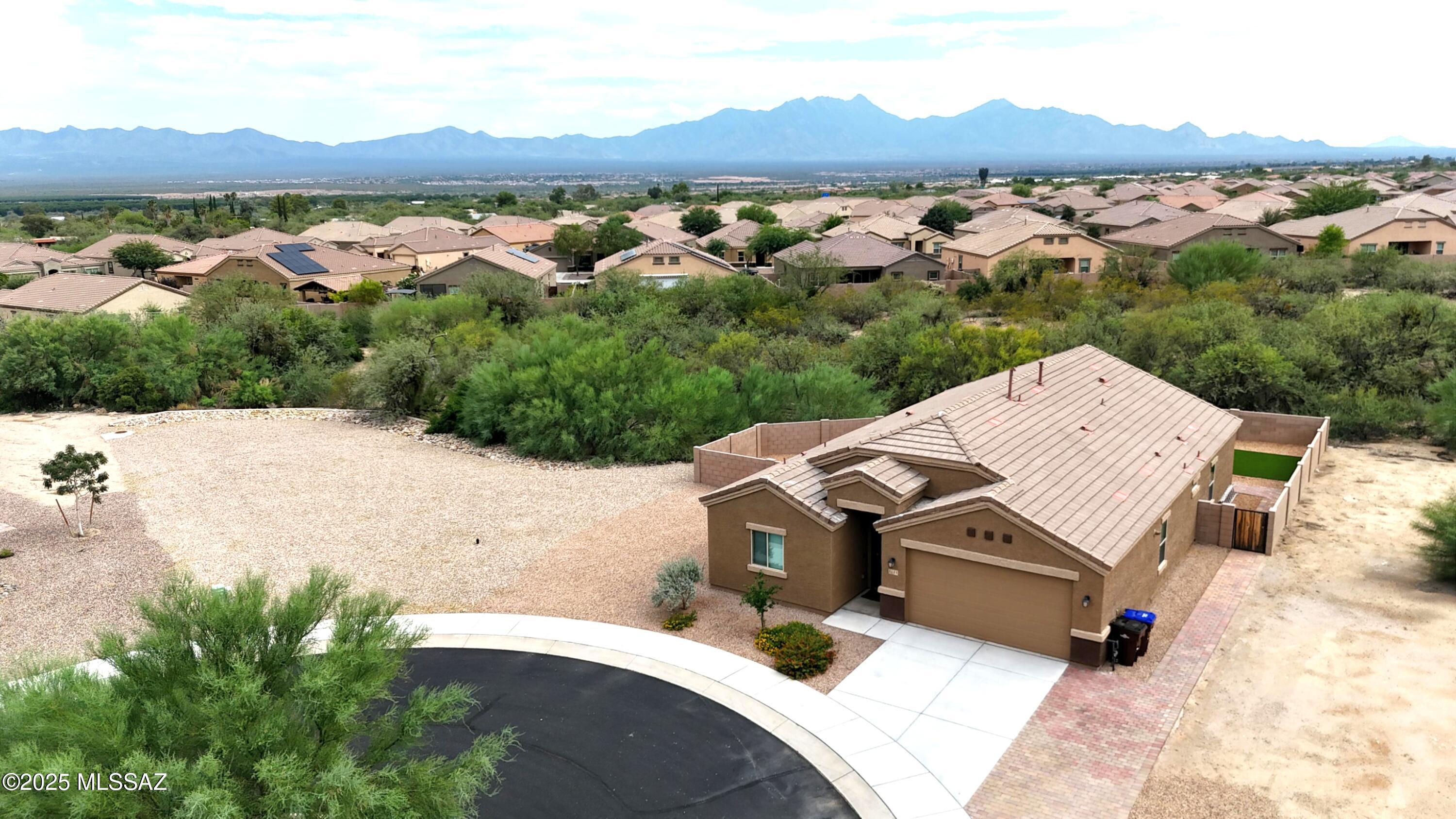 1121 W Meadow Groves Place