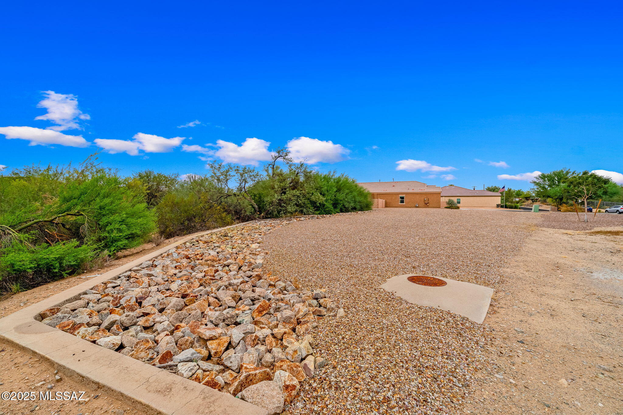 1121 W Meadow Groves Place