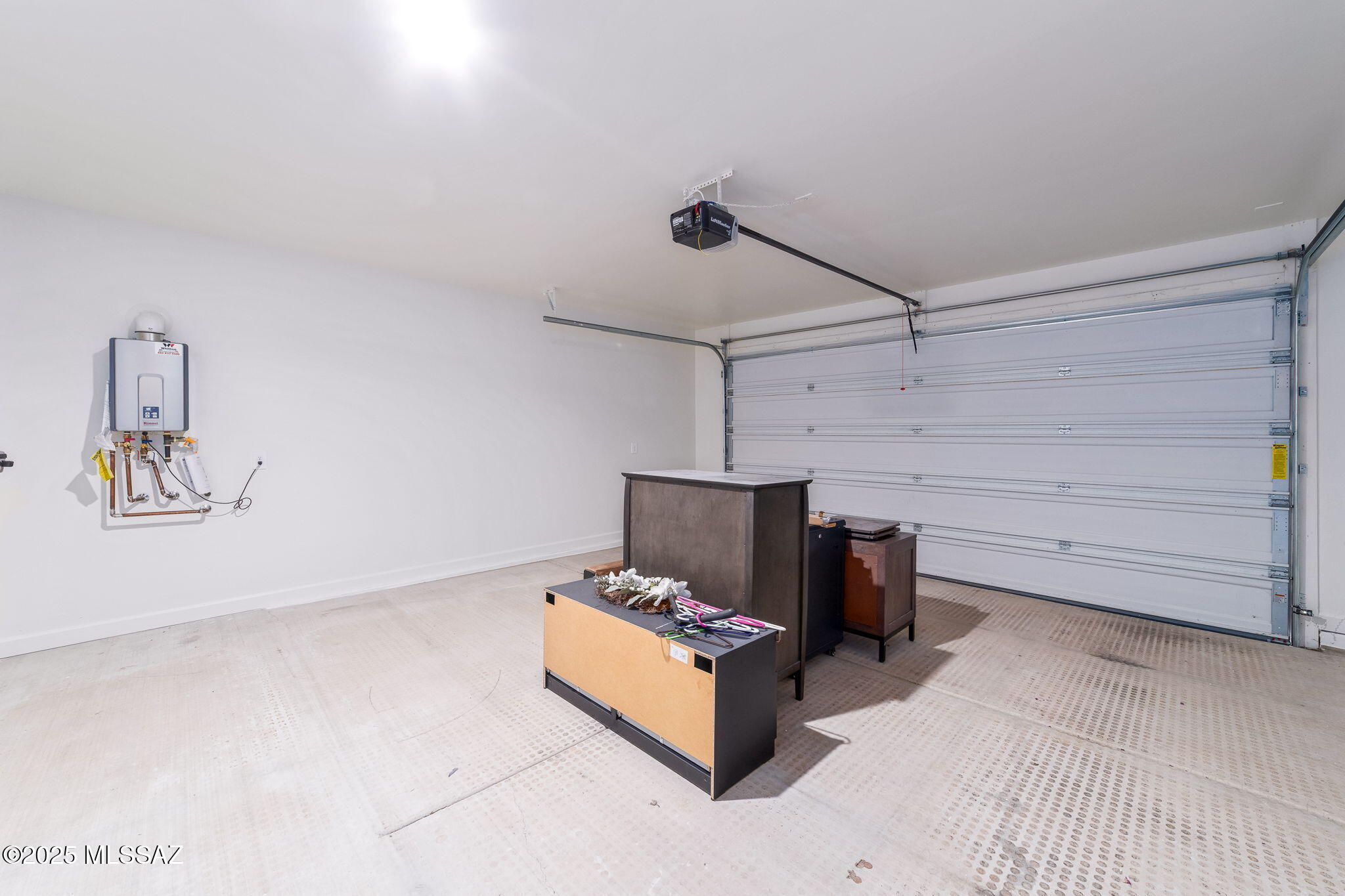 1121 W Meadow Groves Place