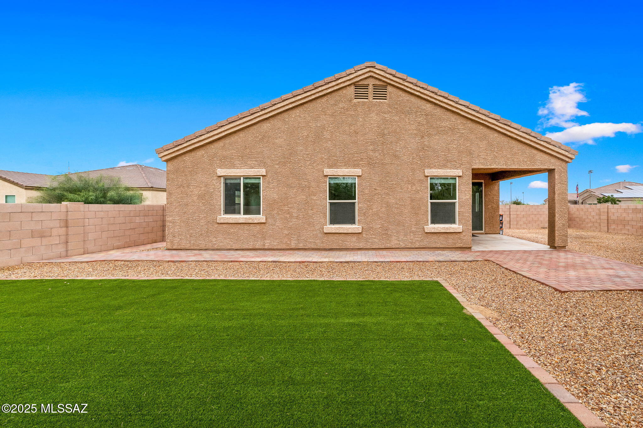 1121 W Meadow Groves Place