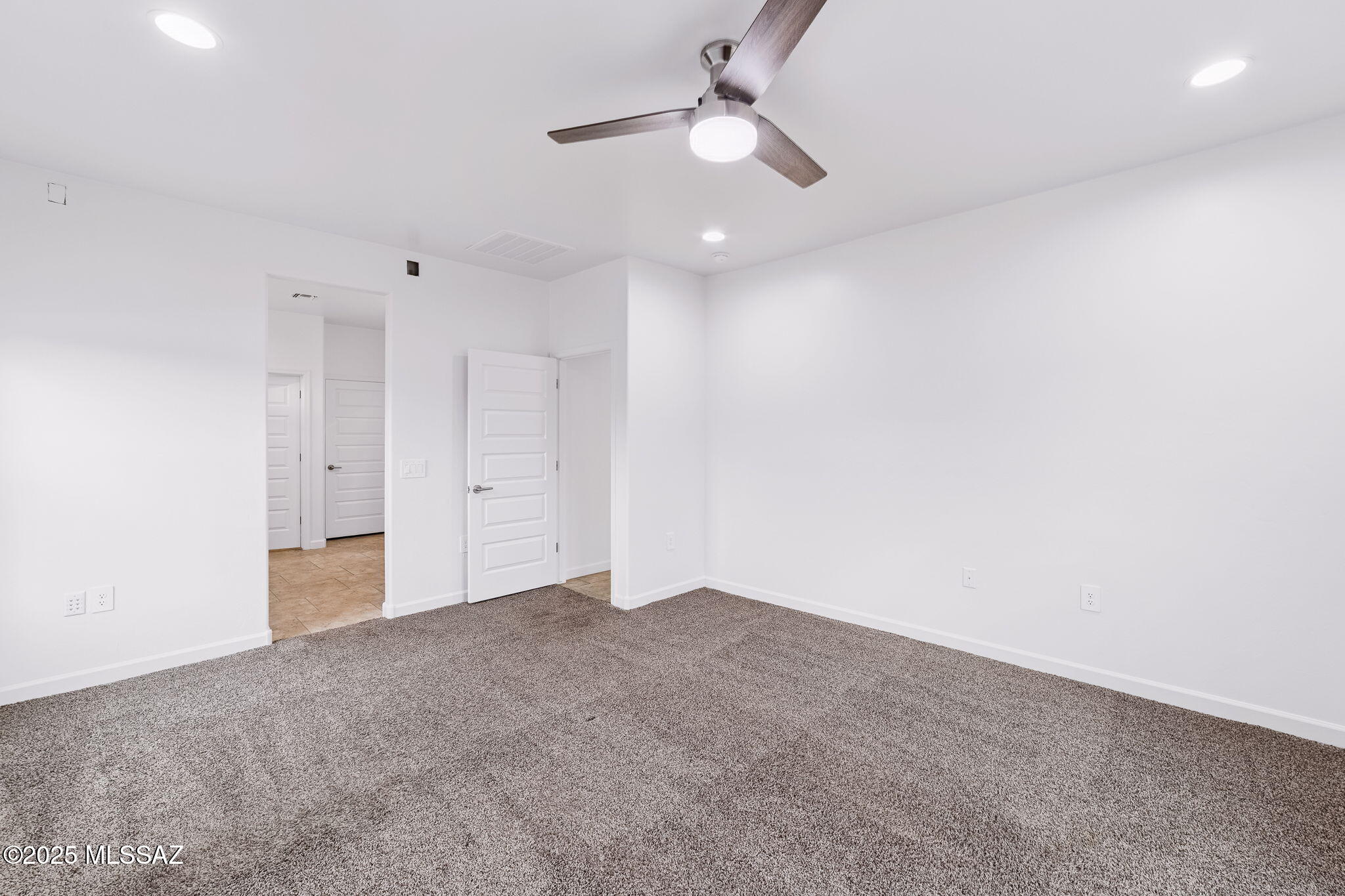 1121 W Meadow Groves Place