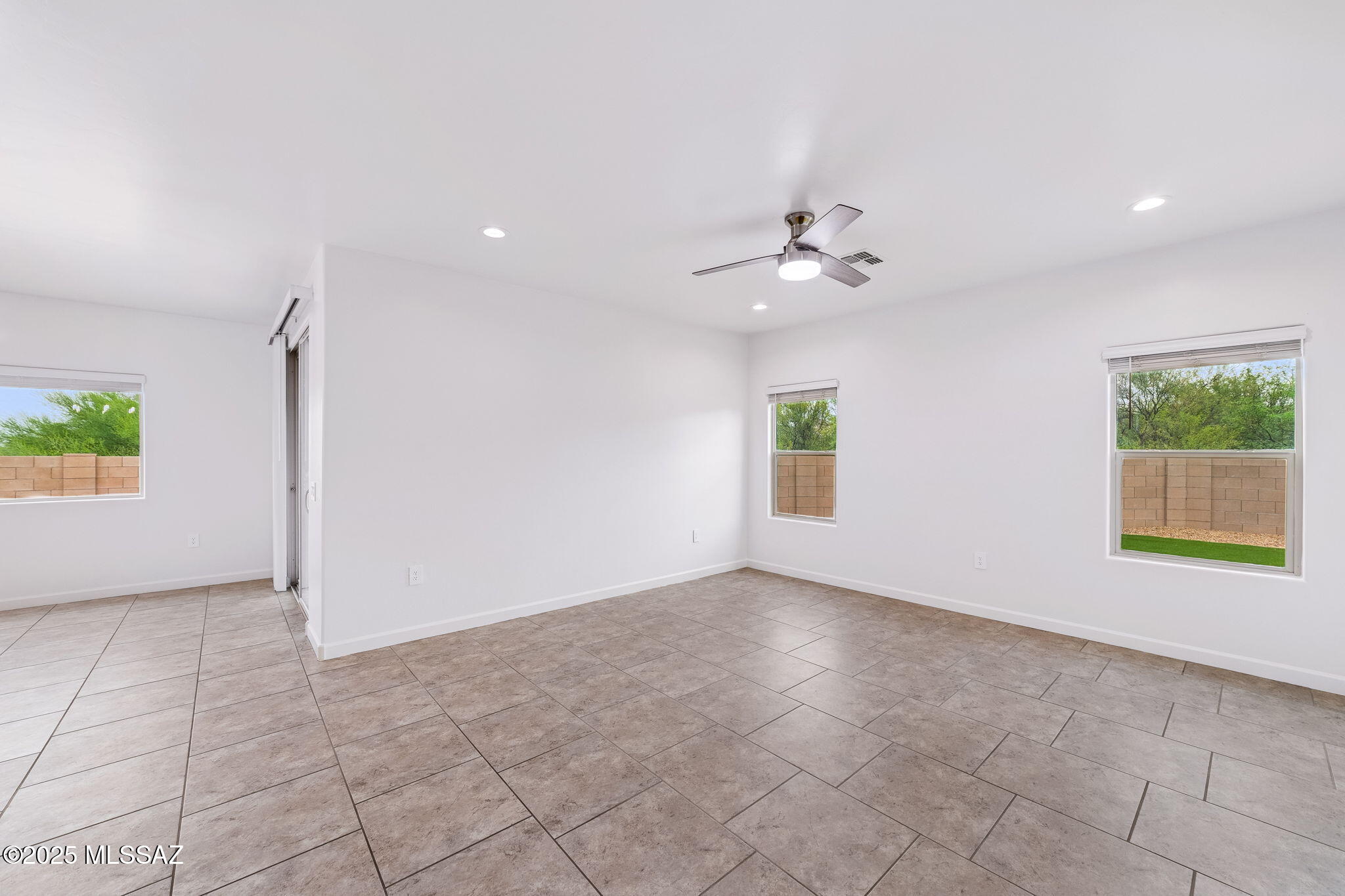 1121 W Meadow Groves Place